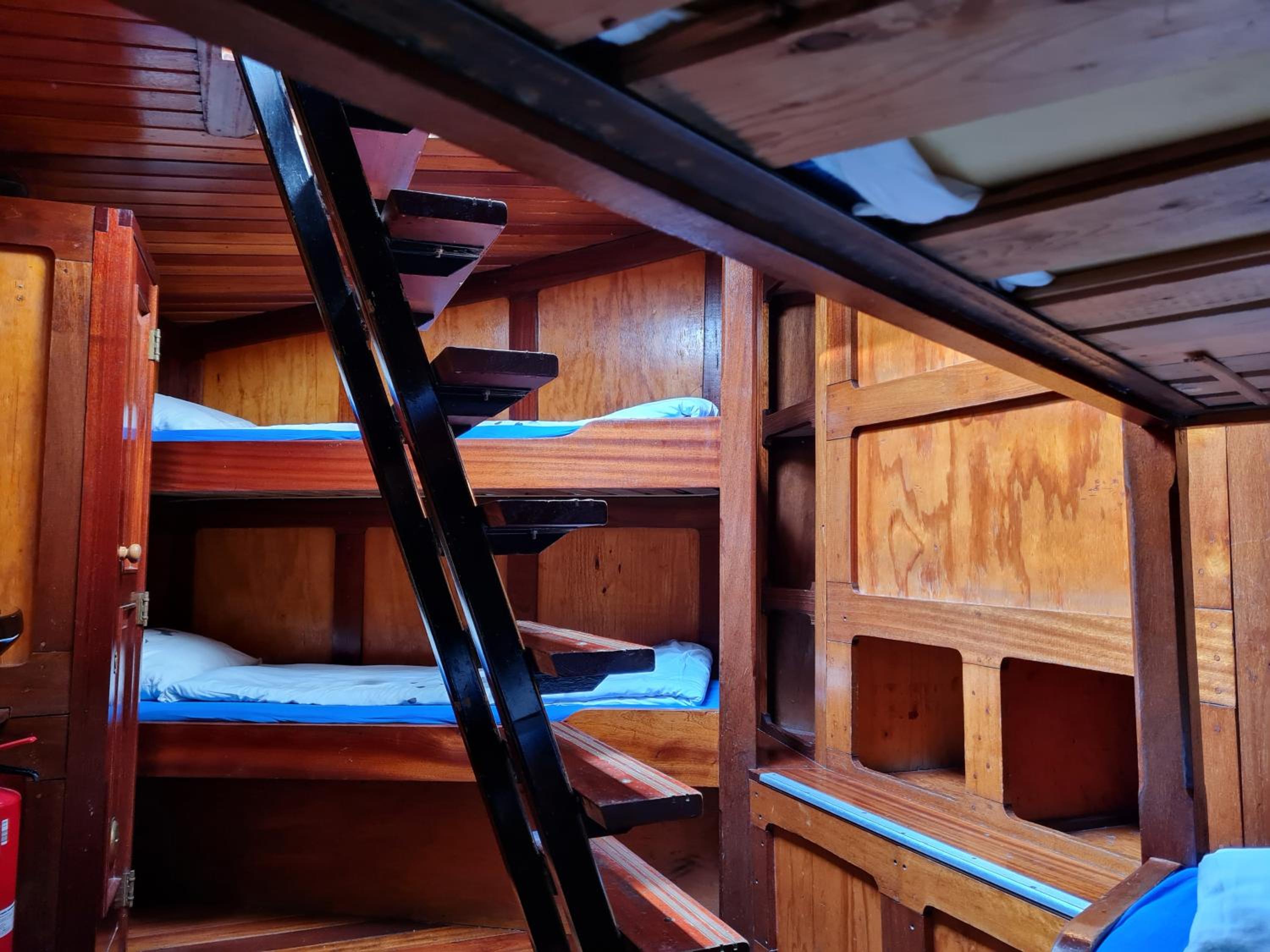Economy Quadruple Room with Shared Bathroom photo 2