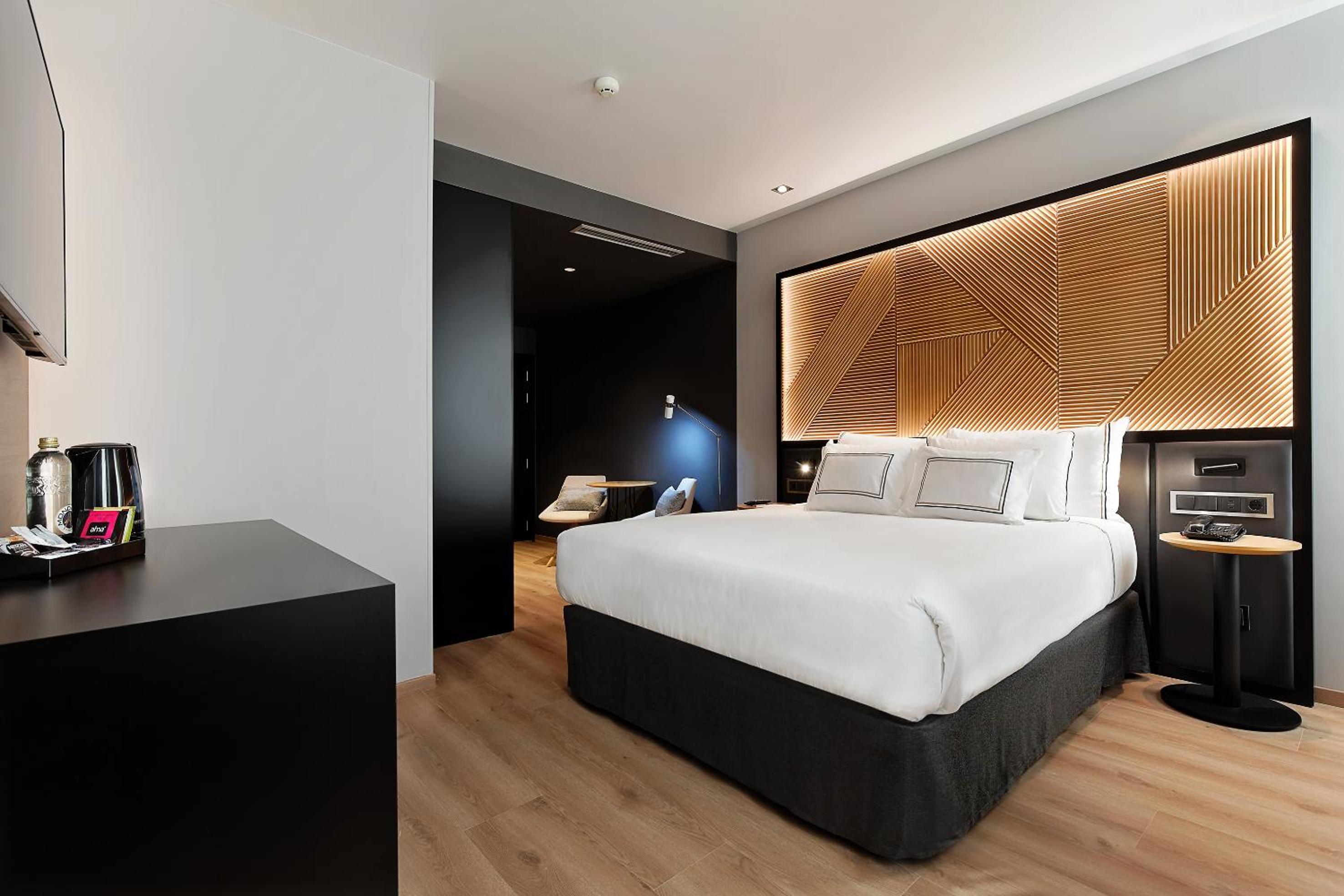 Melia Queen Room