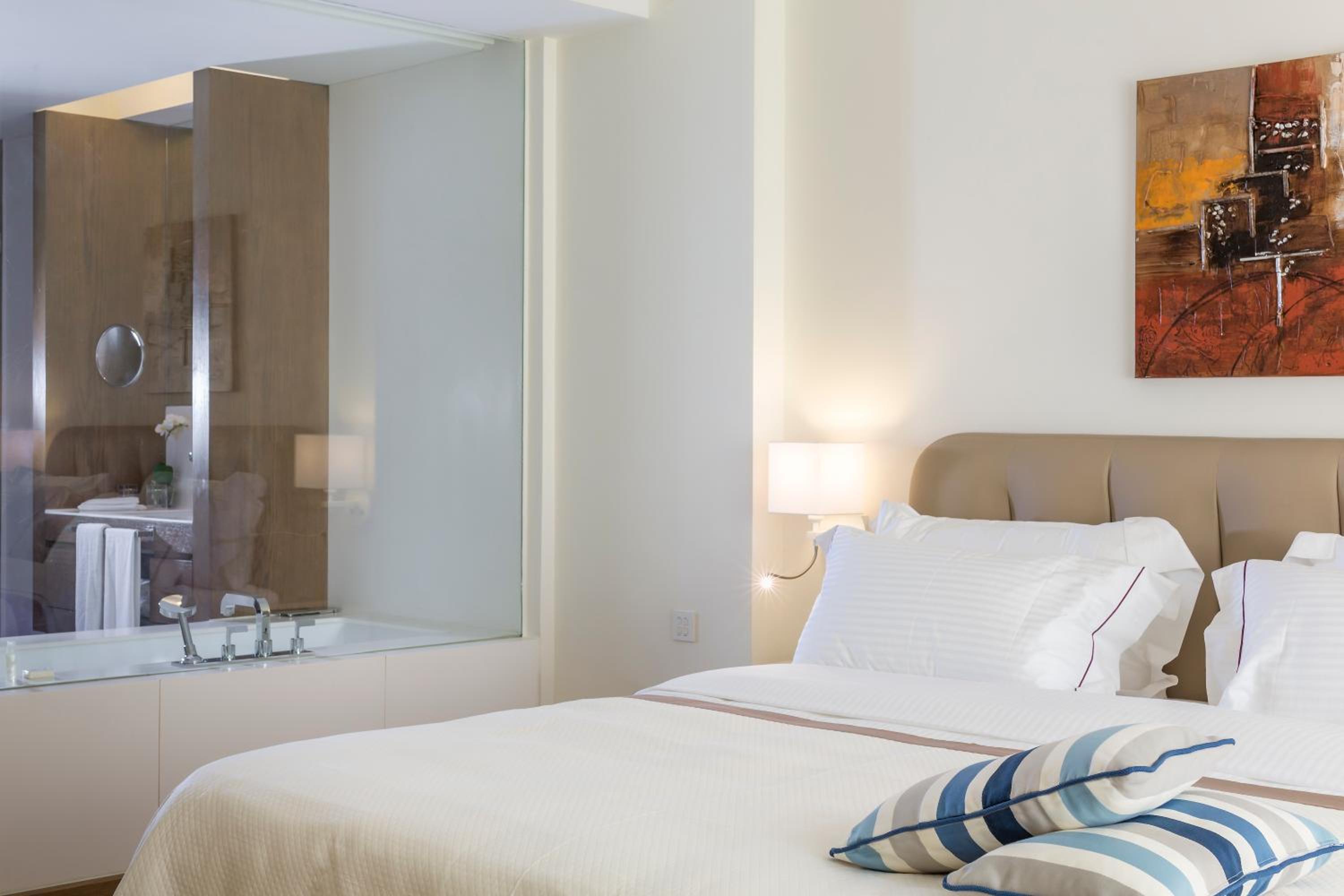 Executive  Room With Balcony photo 2