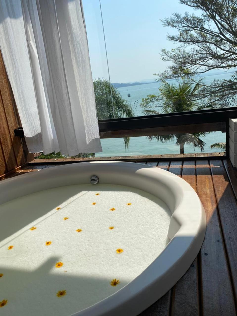 Deluxe Suite with Spa Bath photo 3