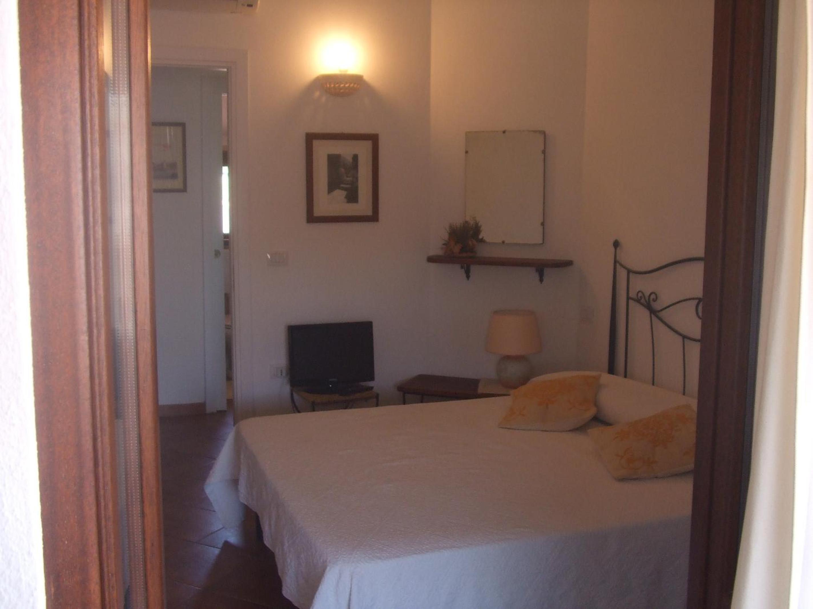 Double Room with Private External Bathroom photo 2