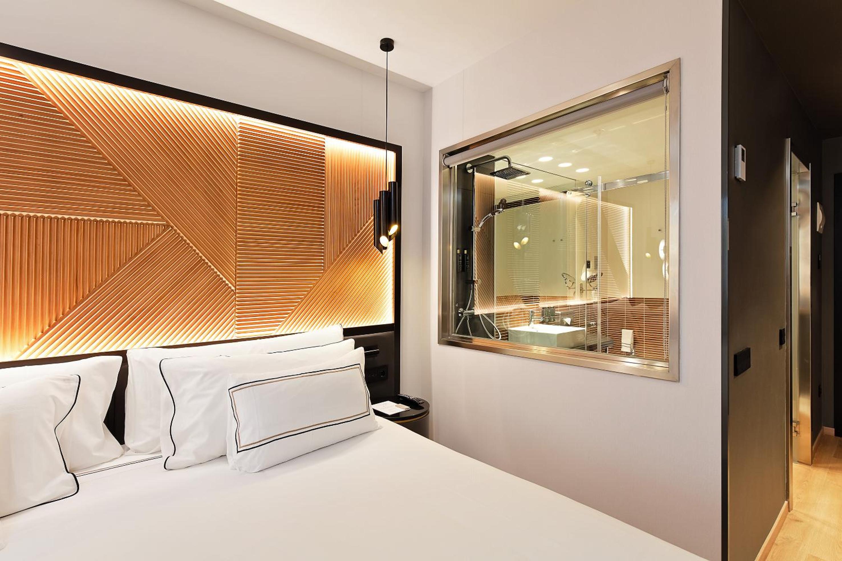 The Level Premium Room