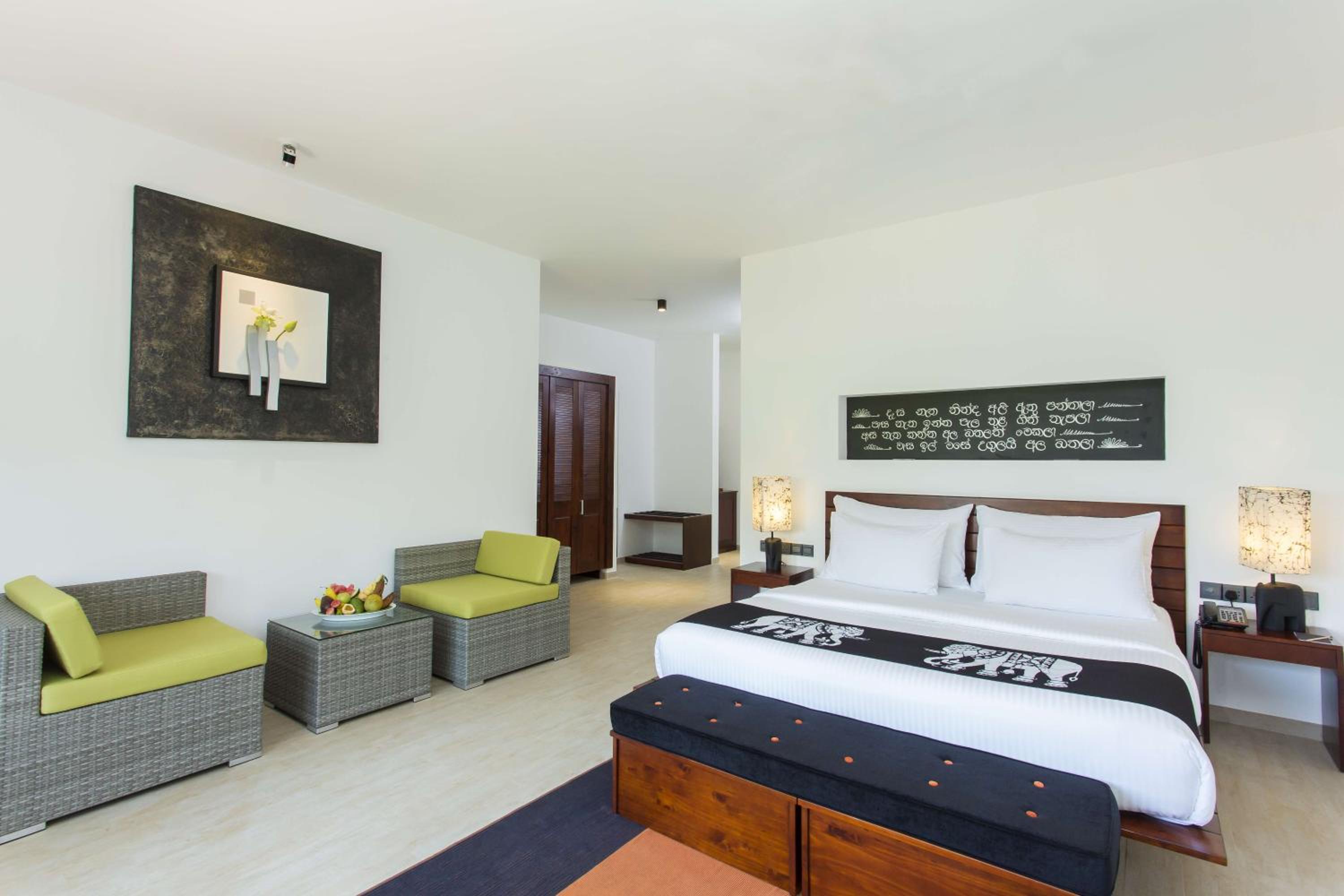 Deluxe Room Including cup of tea/coffee overlooking Sigiriya and Pidurangala Rock, a hands-on pottery making experience. with paper recycling factory tour photo 2