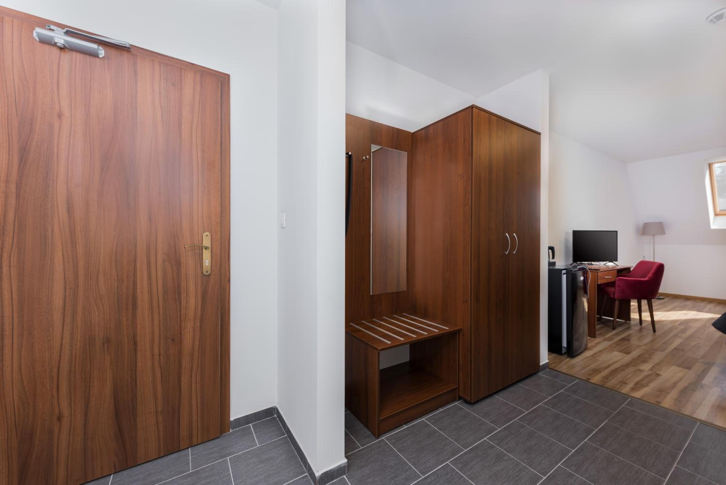 Double or Twin Room - Photo 2