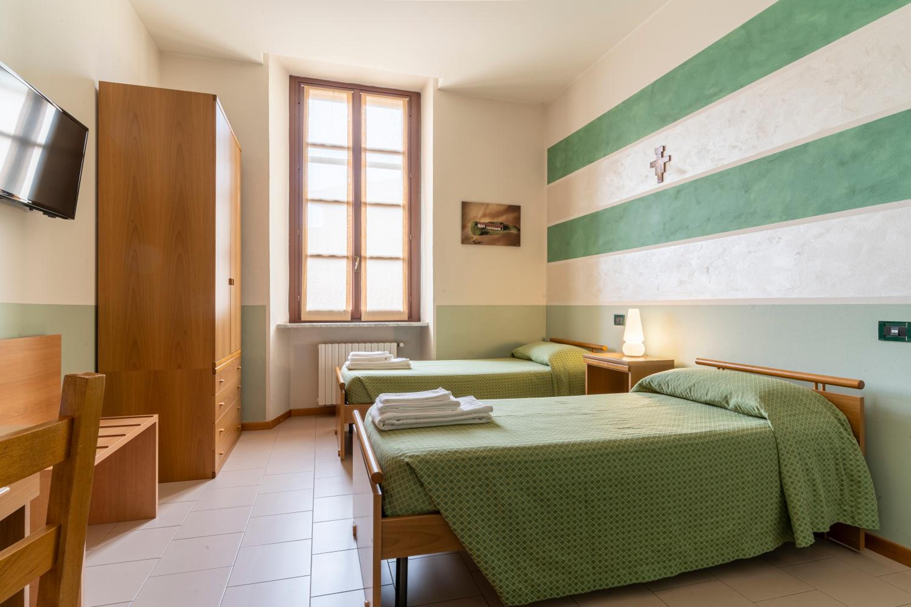 Twin Room - Photo 1