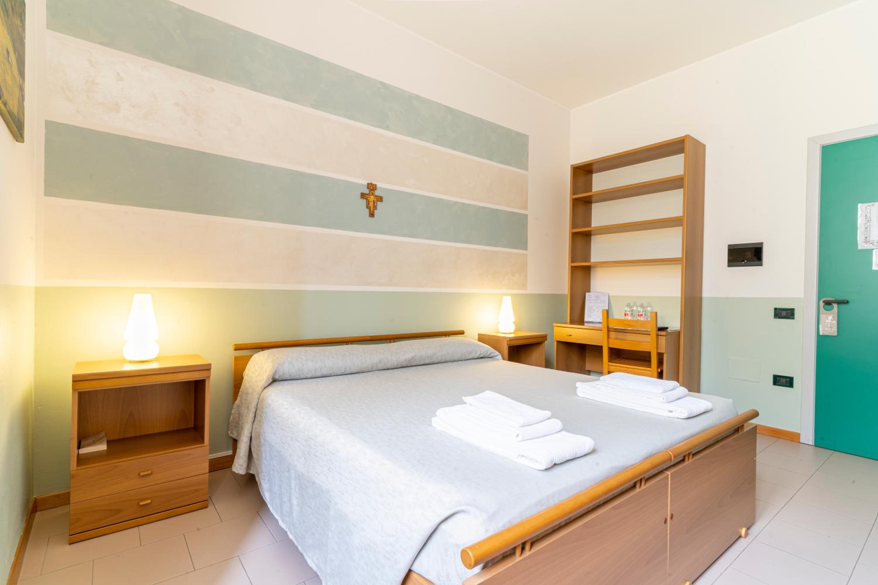 Double Room - Photo 5