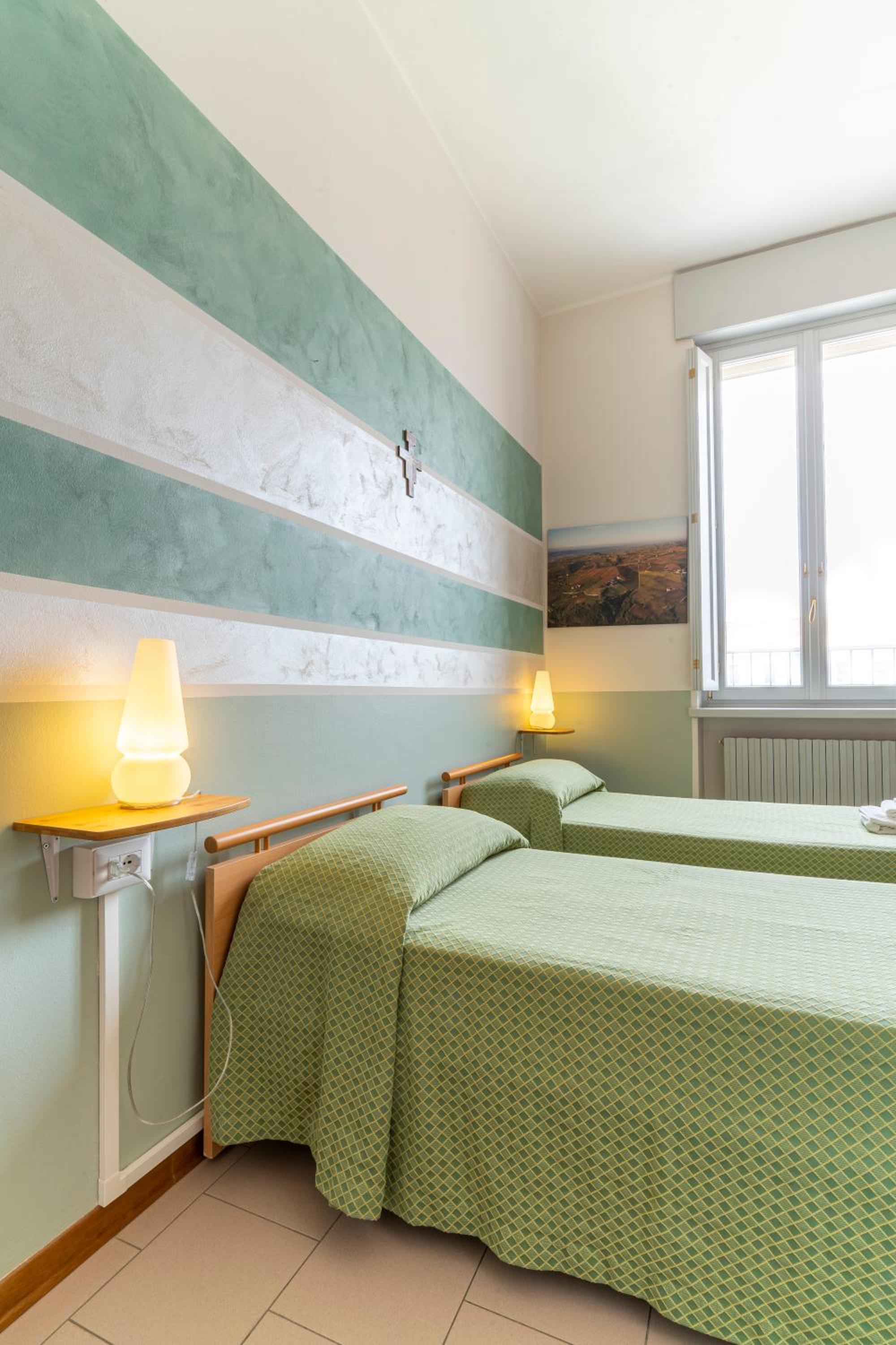 Twin Room - Photo 3