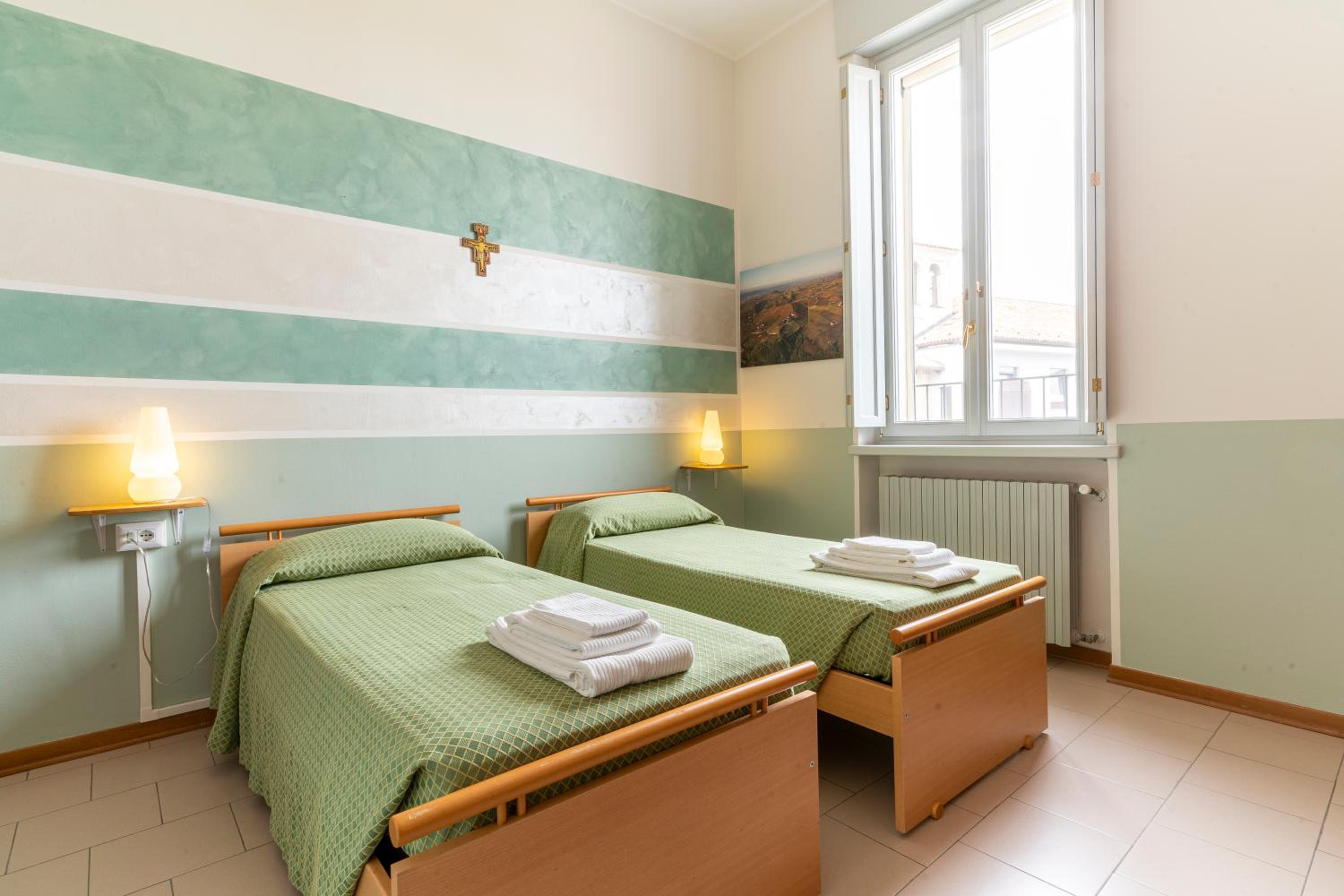 Twin Room - Photo 4
