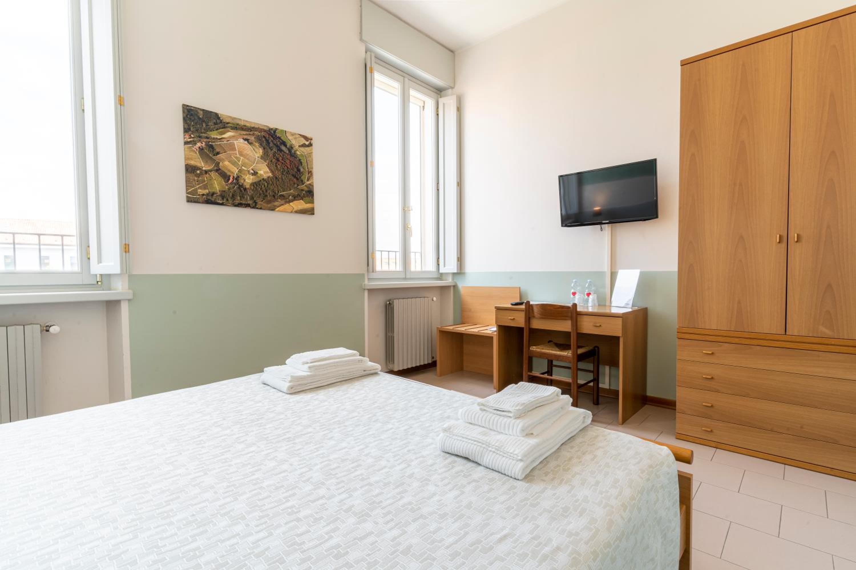 Double Room - Photo 8