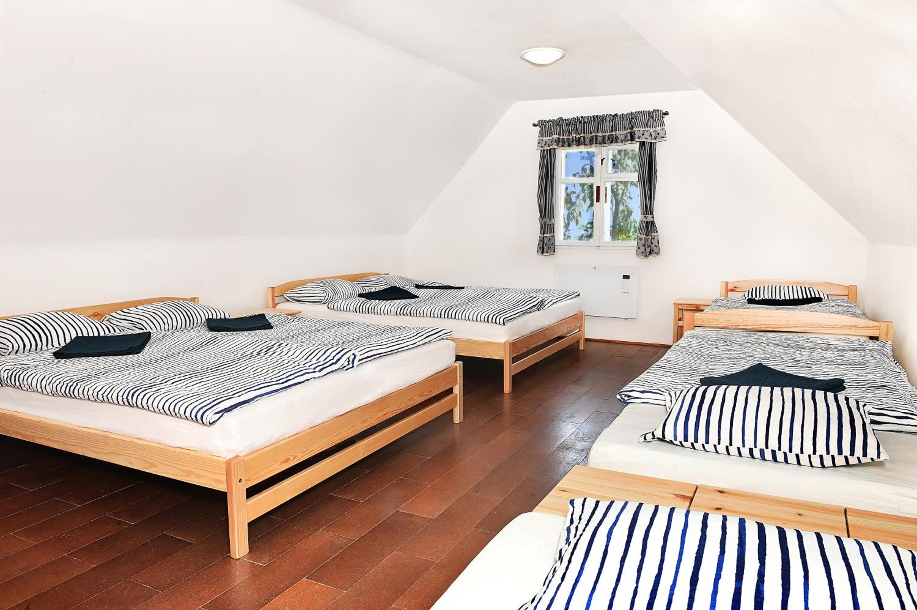 One-Bedroom Apartment - Photo 8
