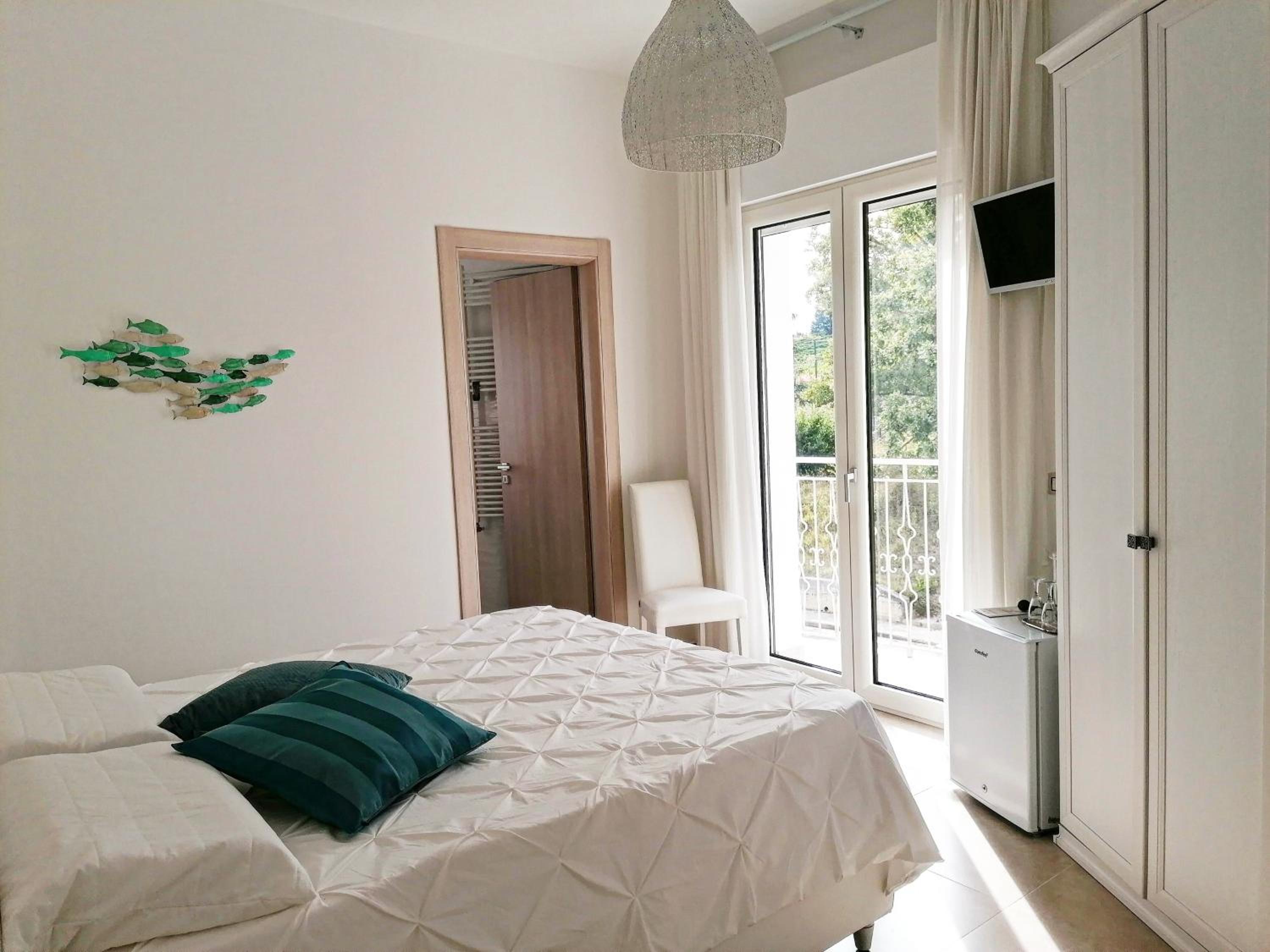 Double Room with Spa Bath - Photo 1
