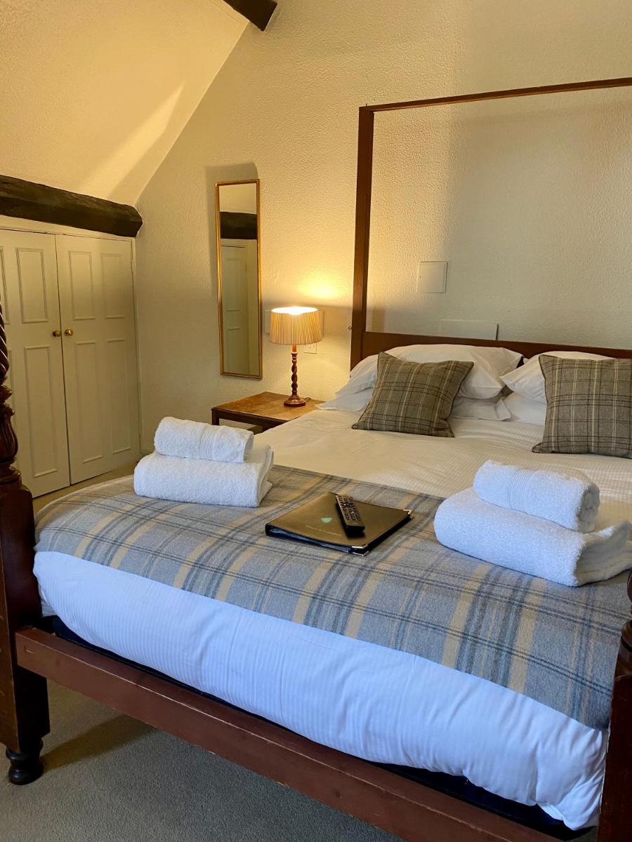 Room with 4-Poster Bed photo 3