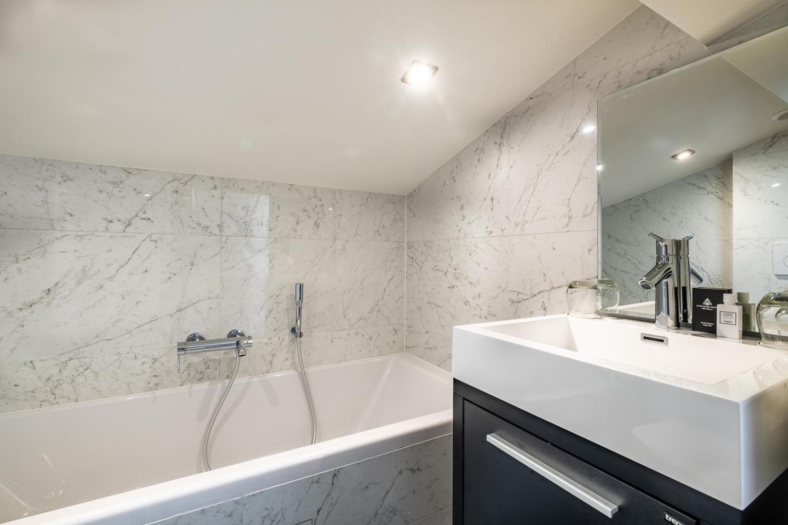 Presidential Suite thumbnail 5
