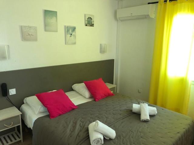Standard Double Room - Photo 5