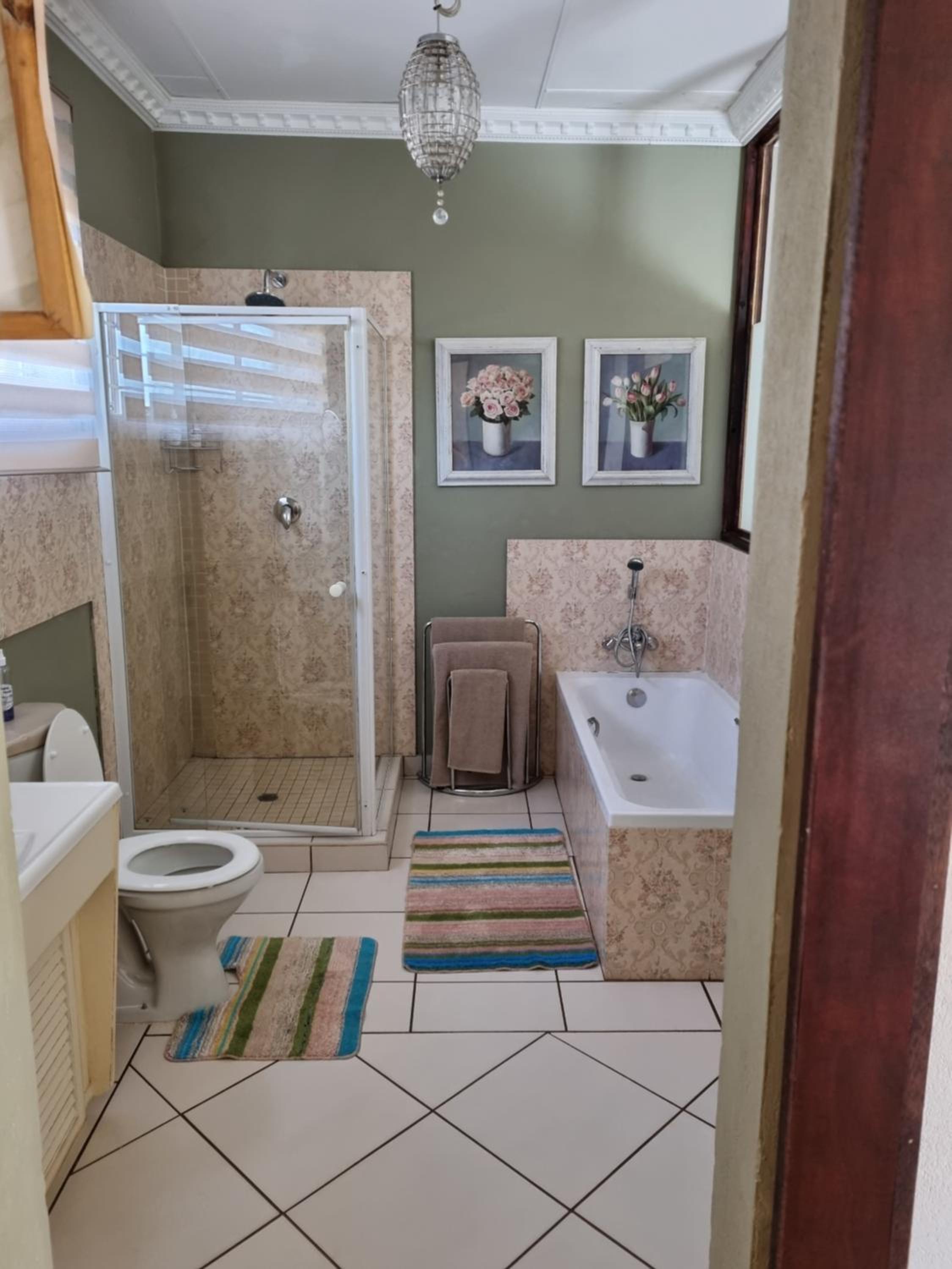 Family Room photo 3