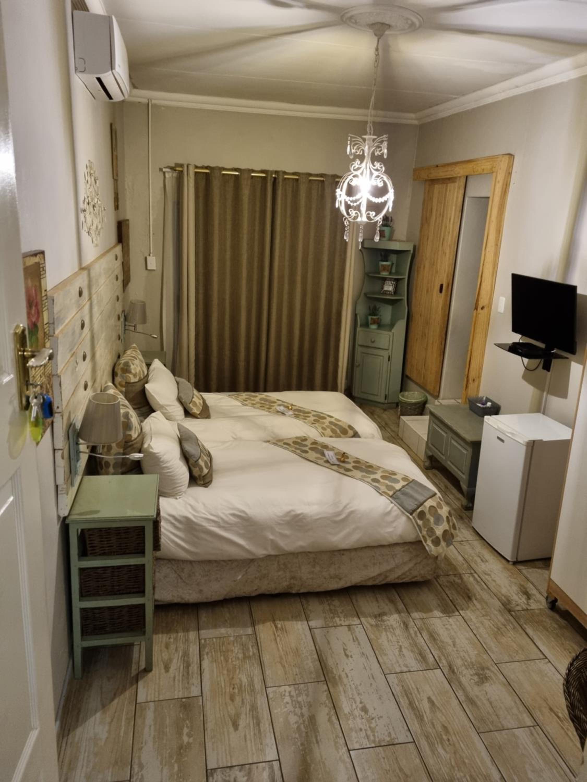 Deluxe Double Room with Bath photo 3