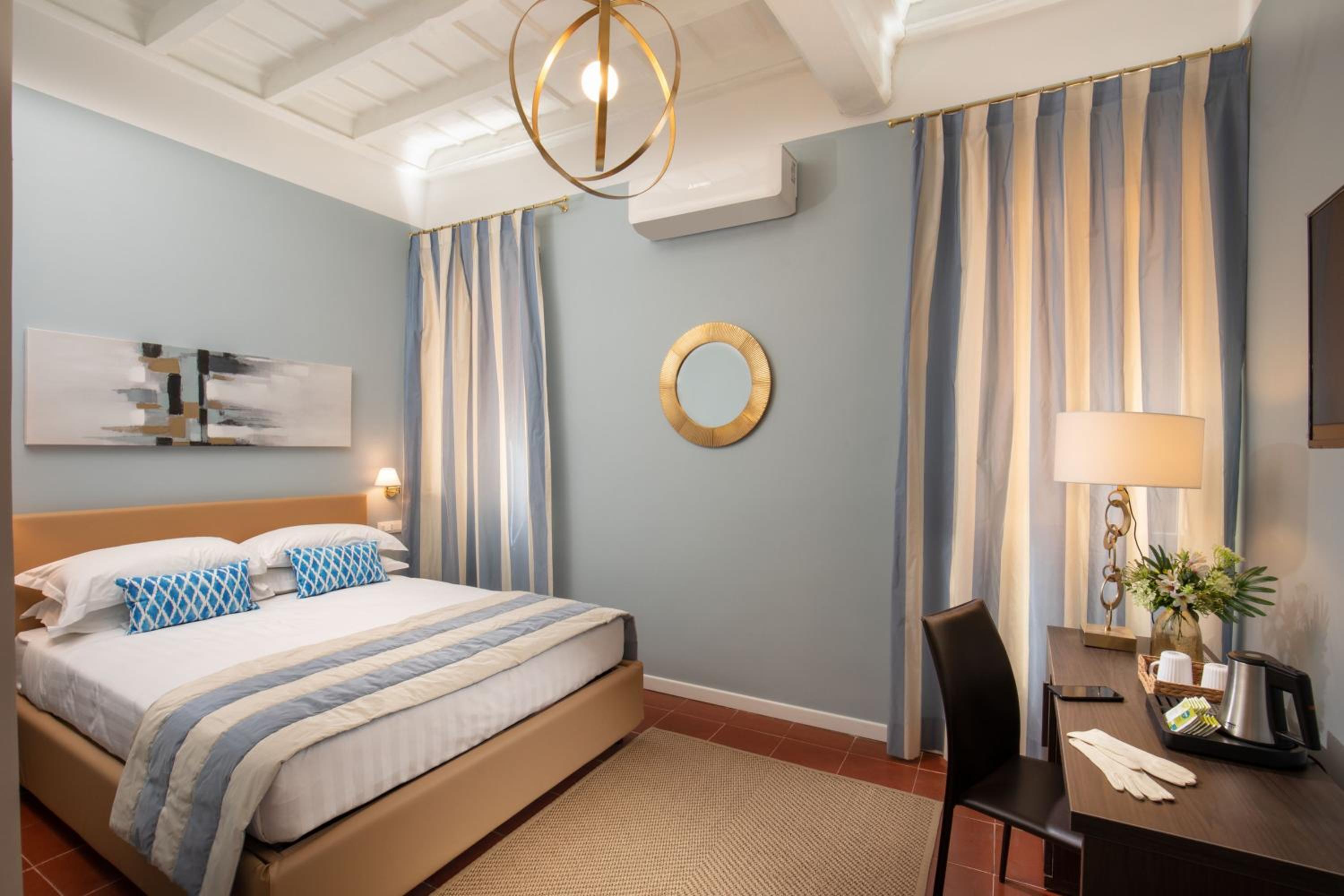 Deluxe Double Room with Bath photo 1