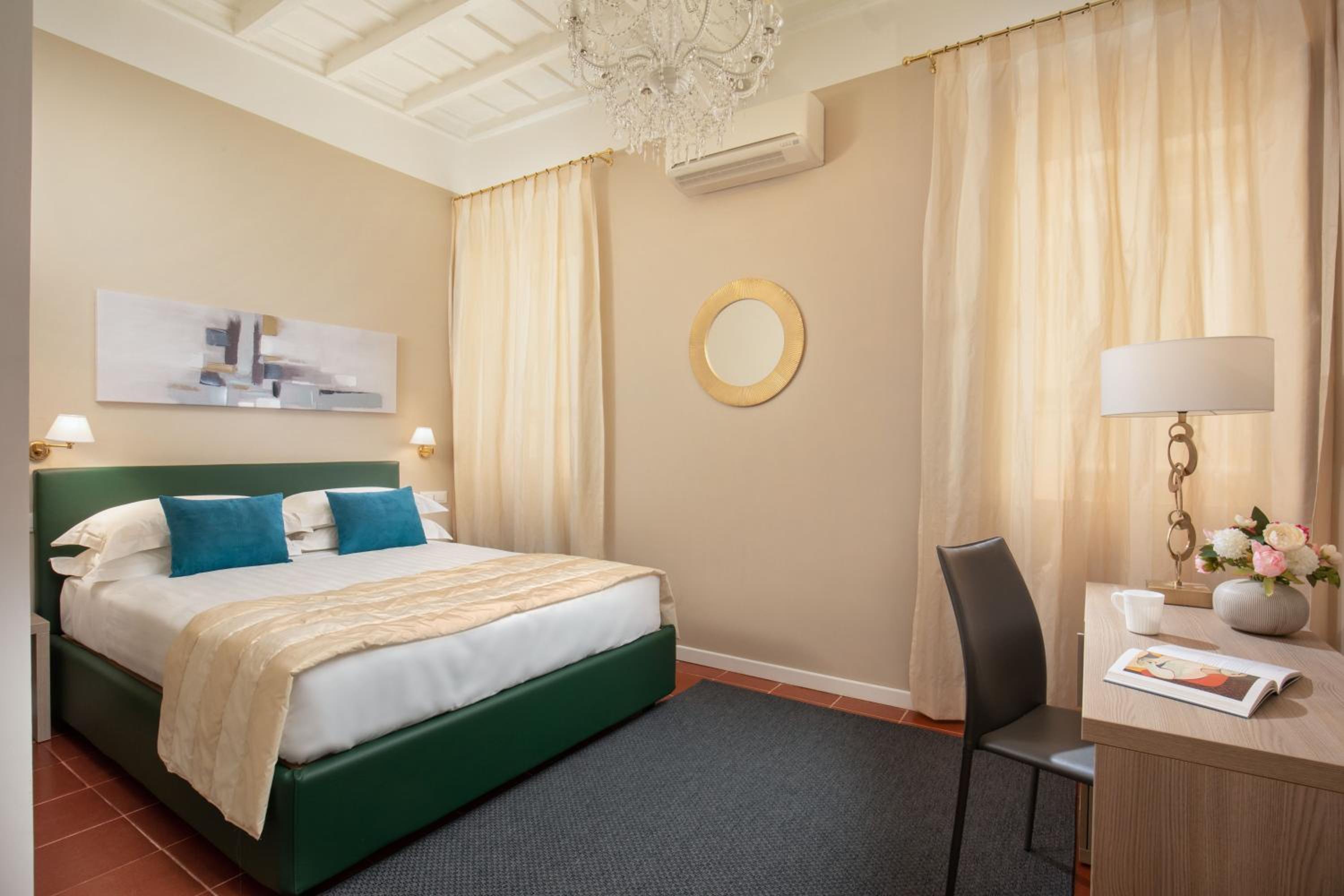 Deluxe Double Room with Bath photo 1