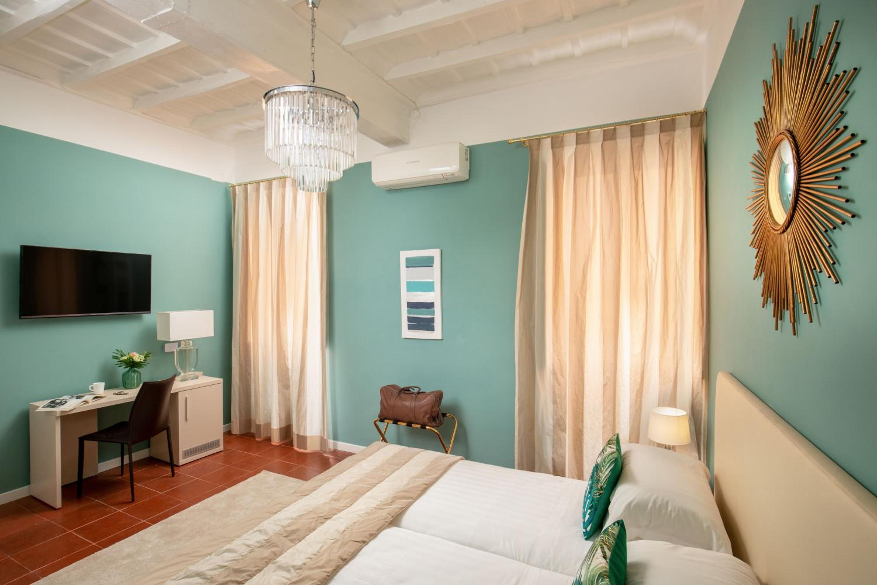 Superior Double or Twin Room photo 2