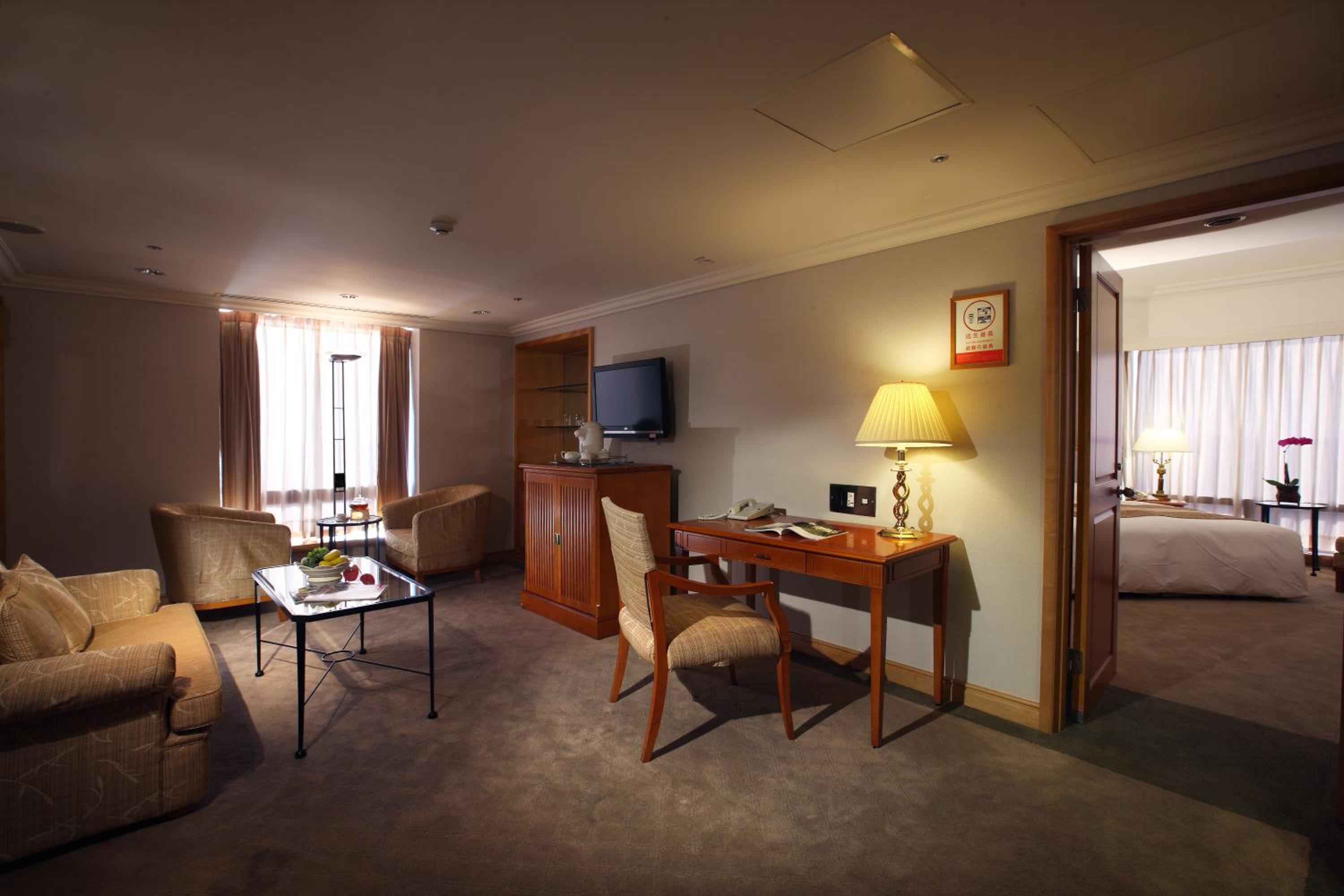 Corner Suite photo 3