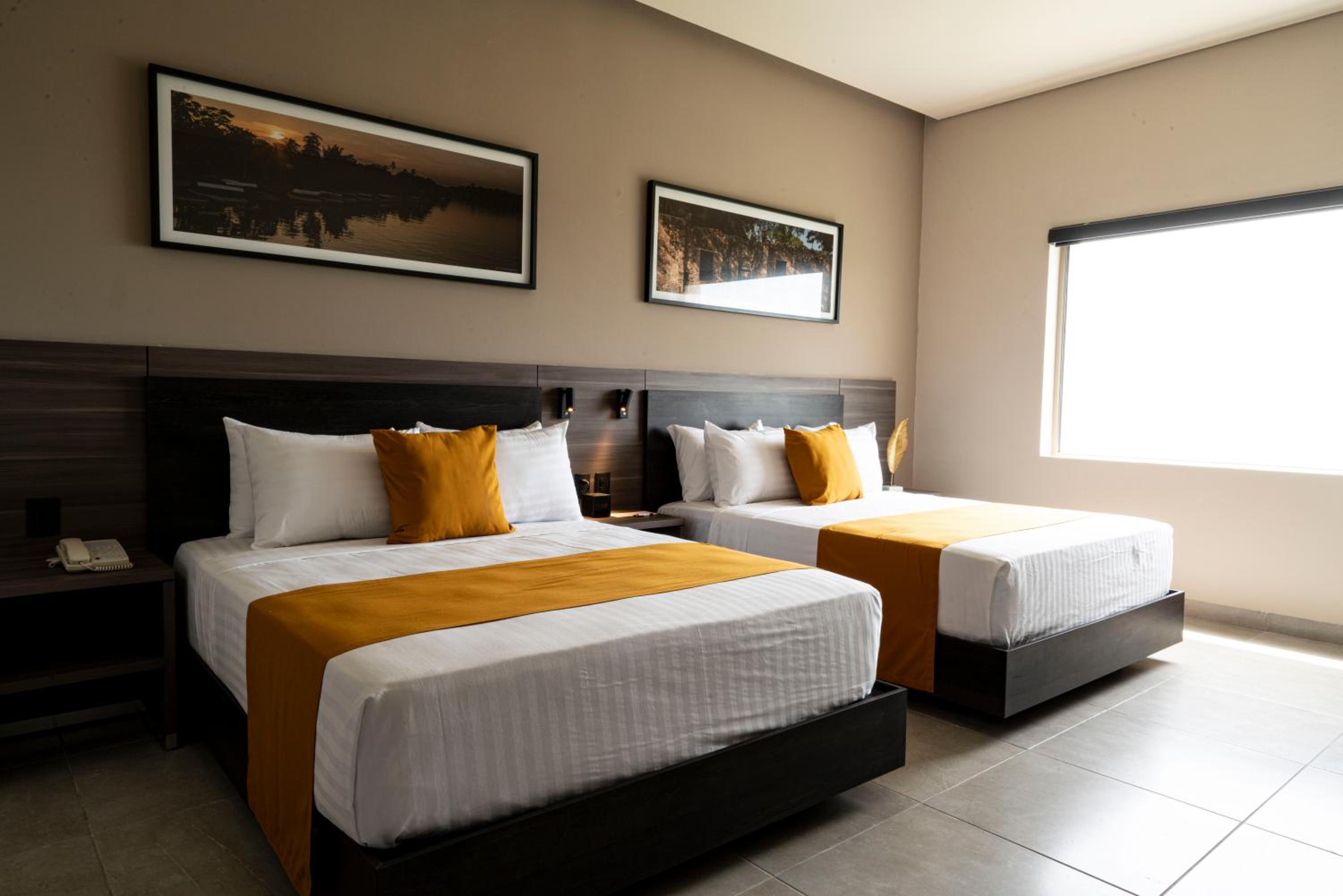 Queen Room with Two Queen Beds and Mountain View - Photo 4