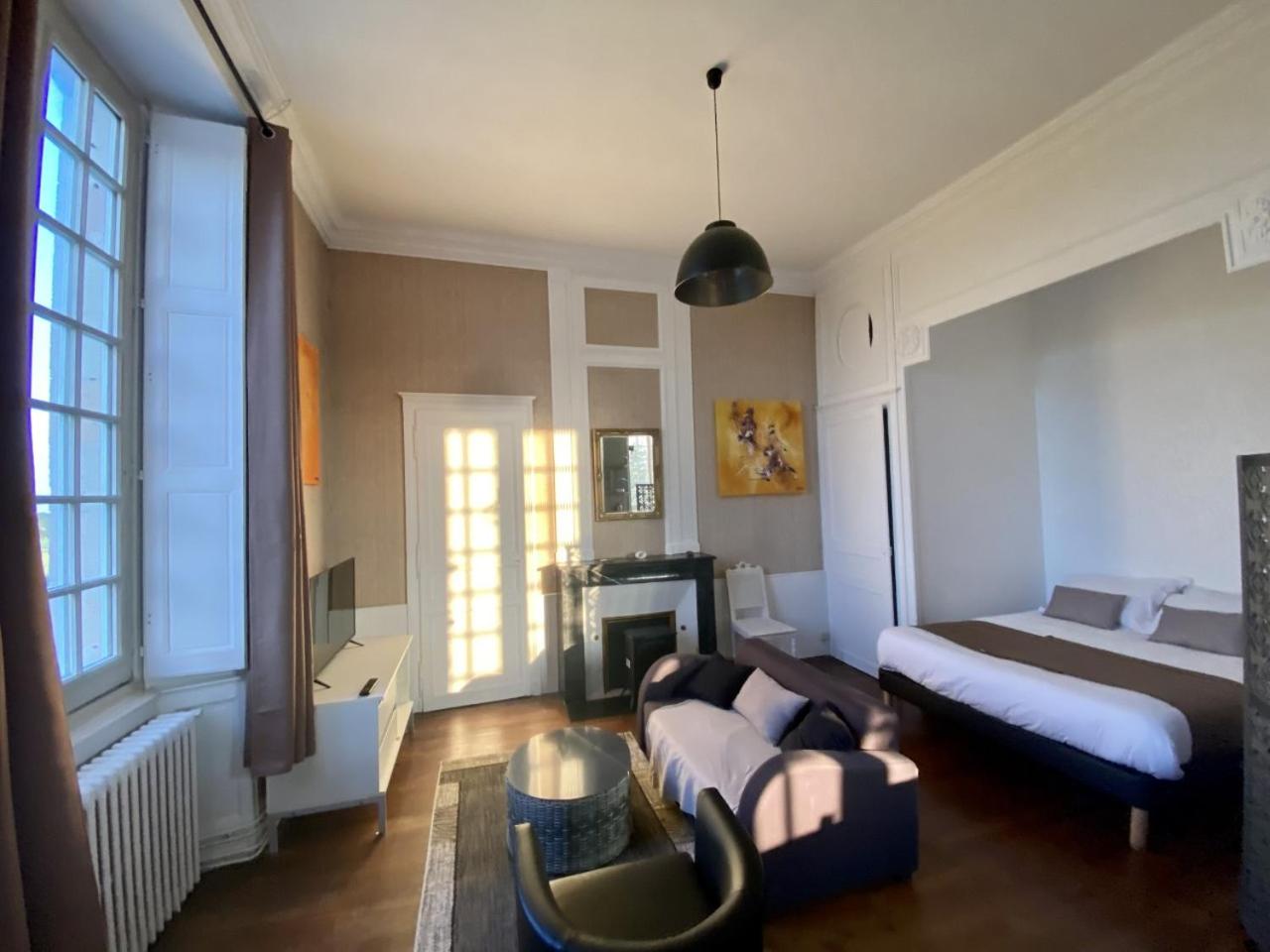 Apartment with Lake View