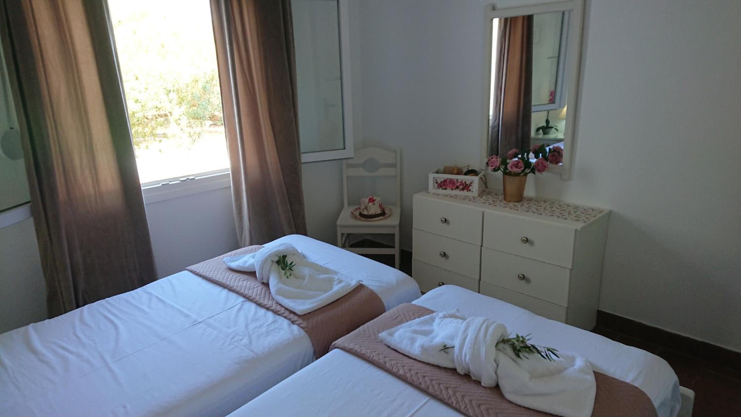 Two-Bedroom Apartment - Photo 2