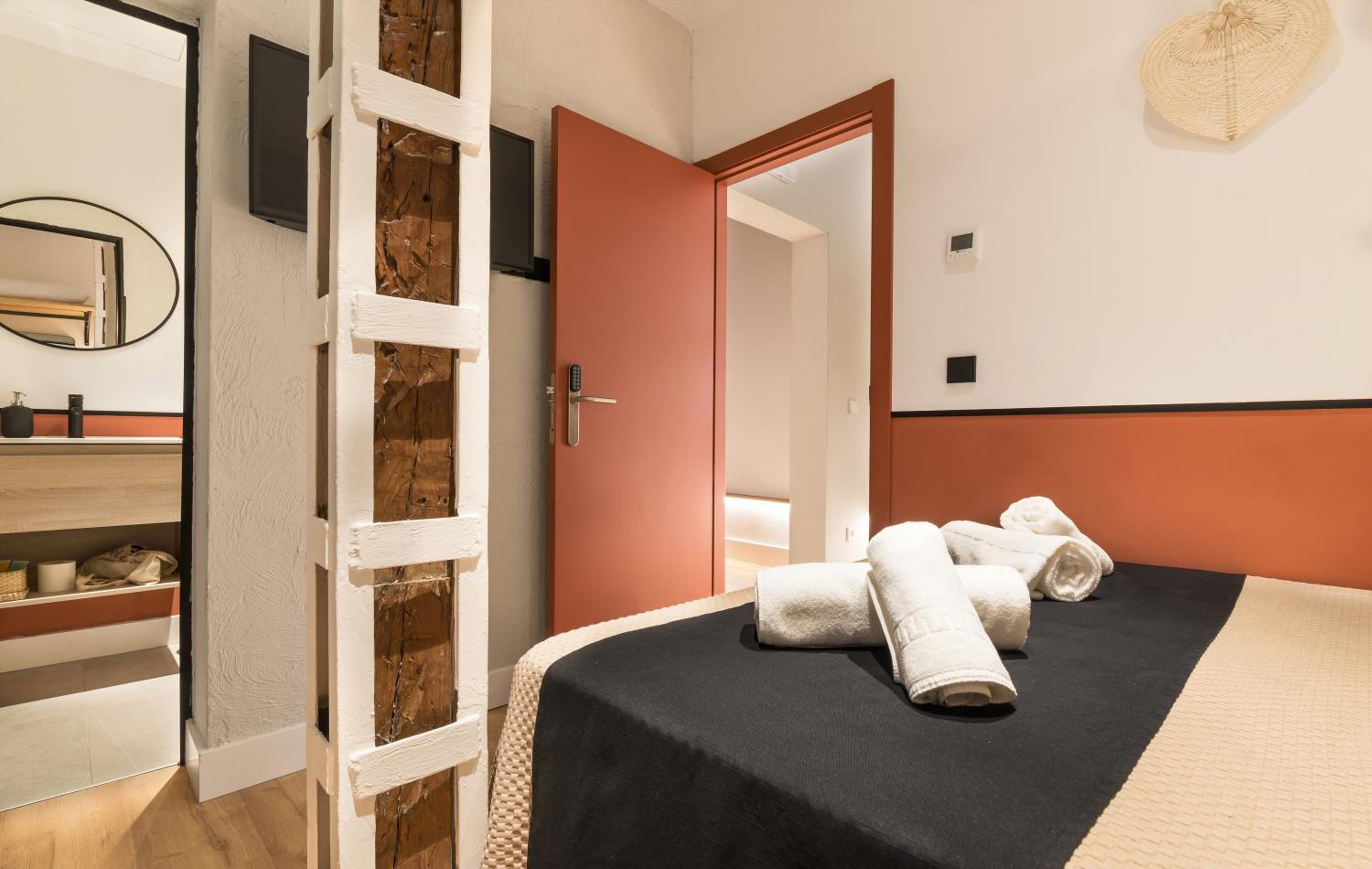 Economy Double Room - Photo 14