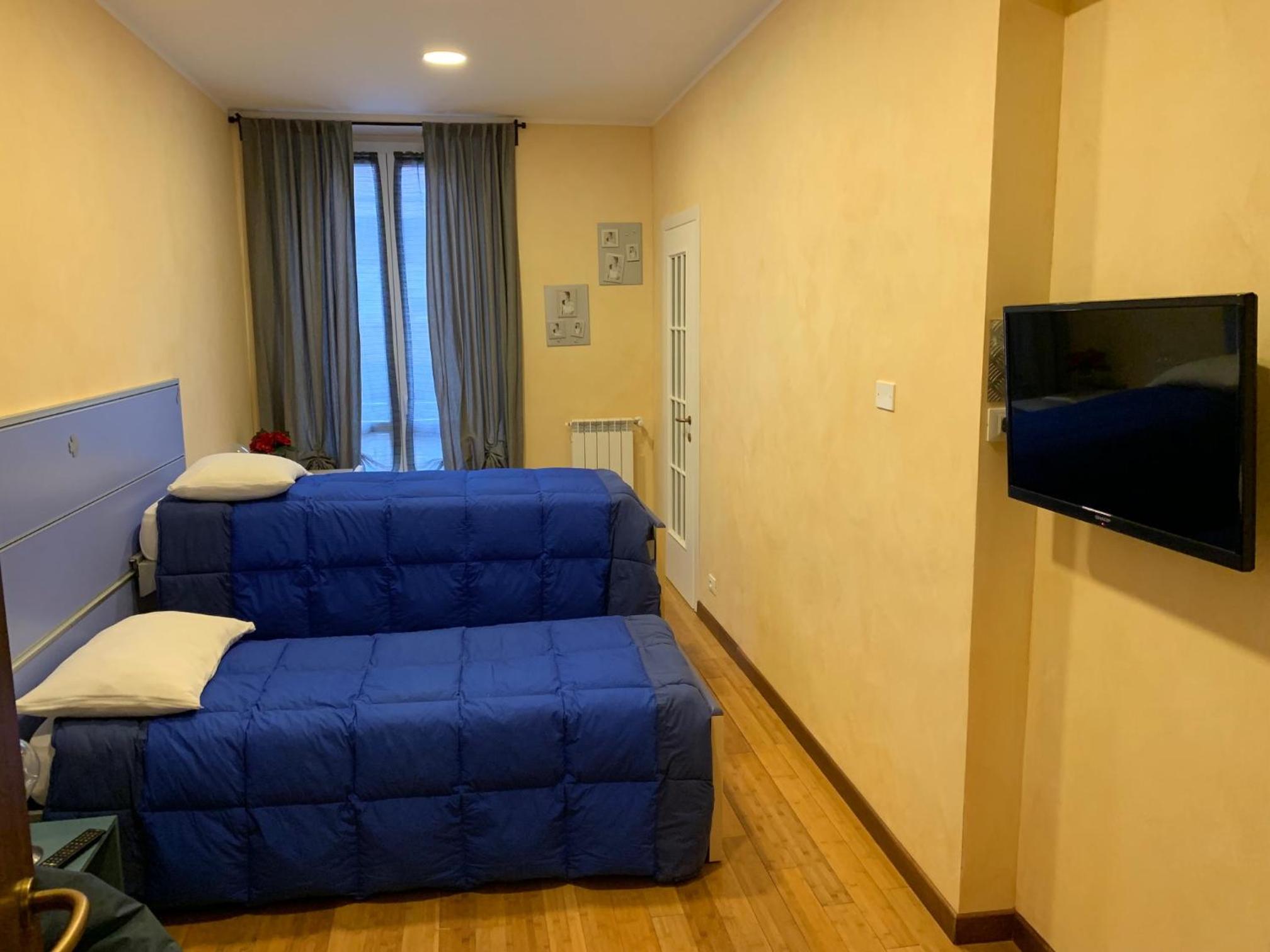 Twin Room with Private Bathroom