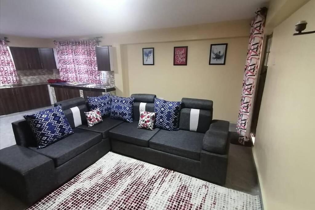 One-Bedroom Apartment photo 1