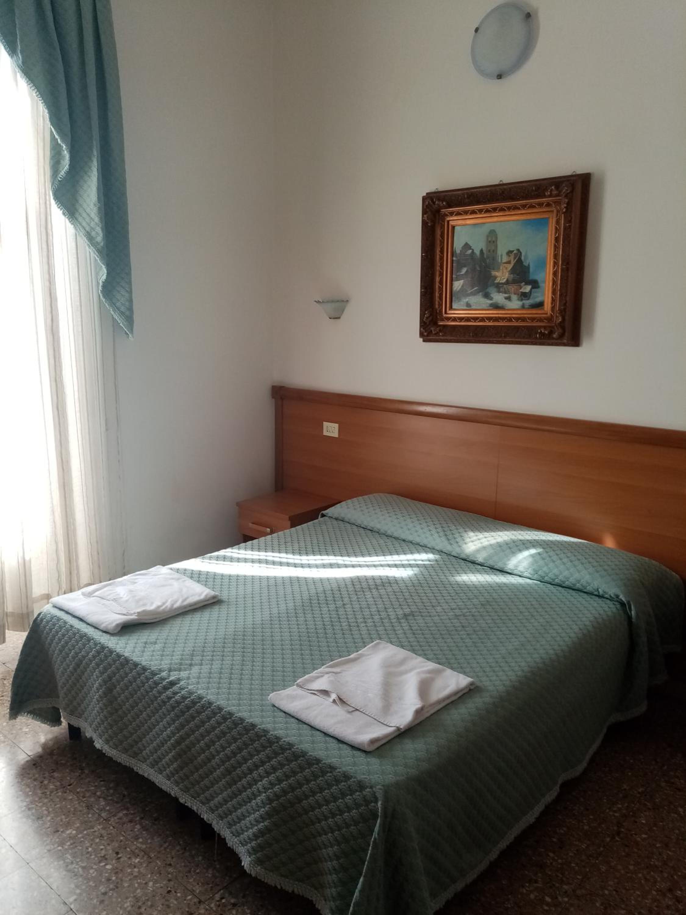 Double or Twin Room with Private Bathroom photo 1