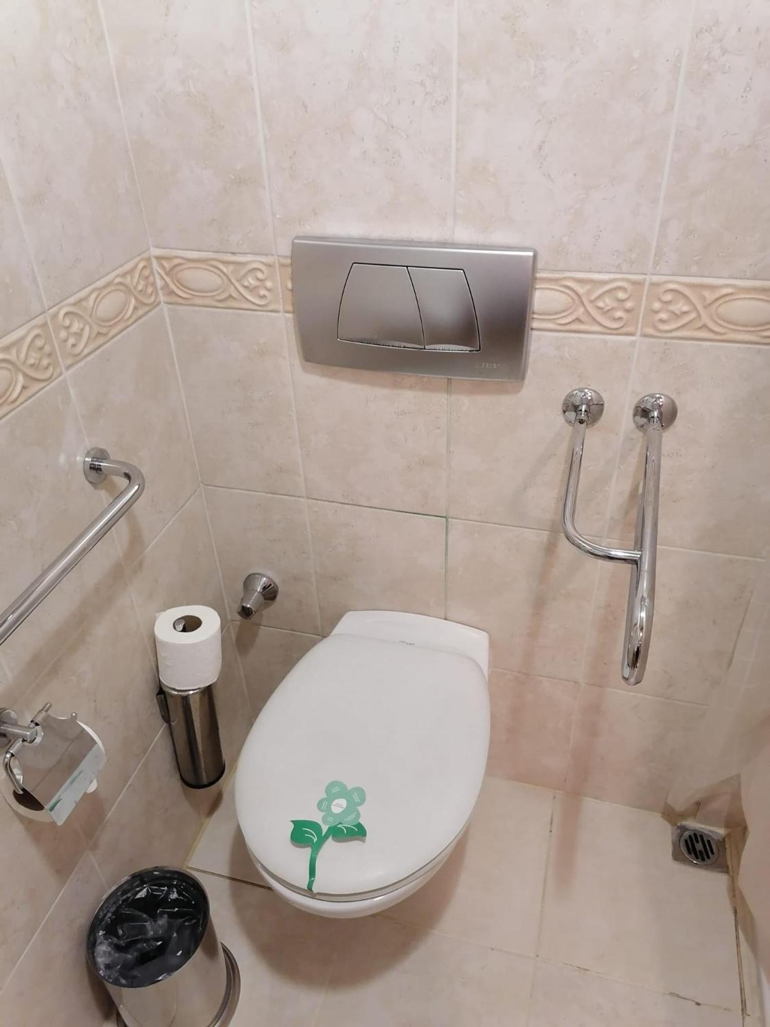 Double Room - Disability Access photo 2