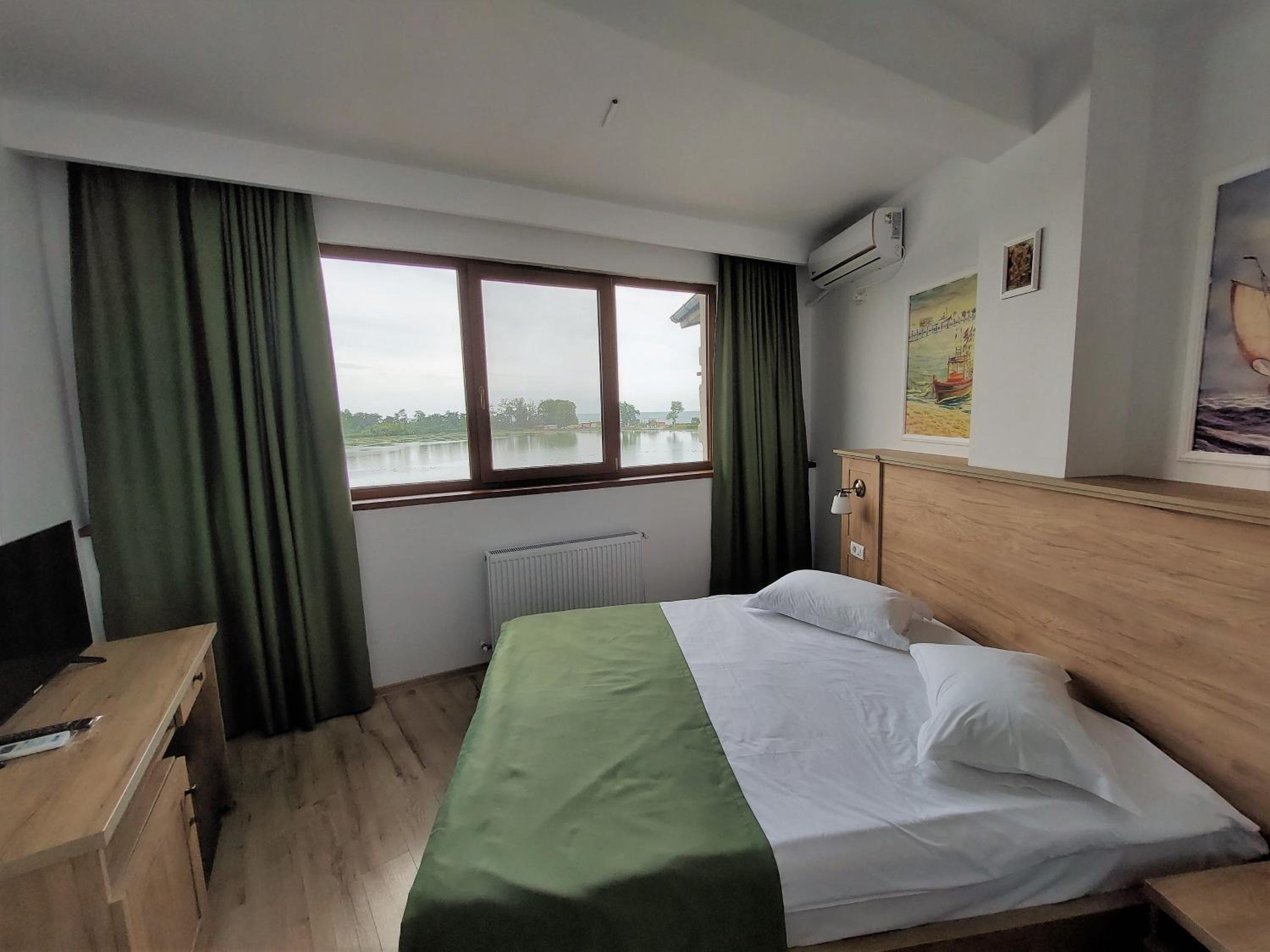 Small Double Room without Balcony - Photo 3