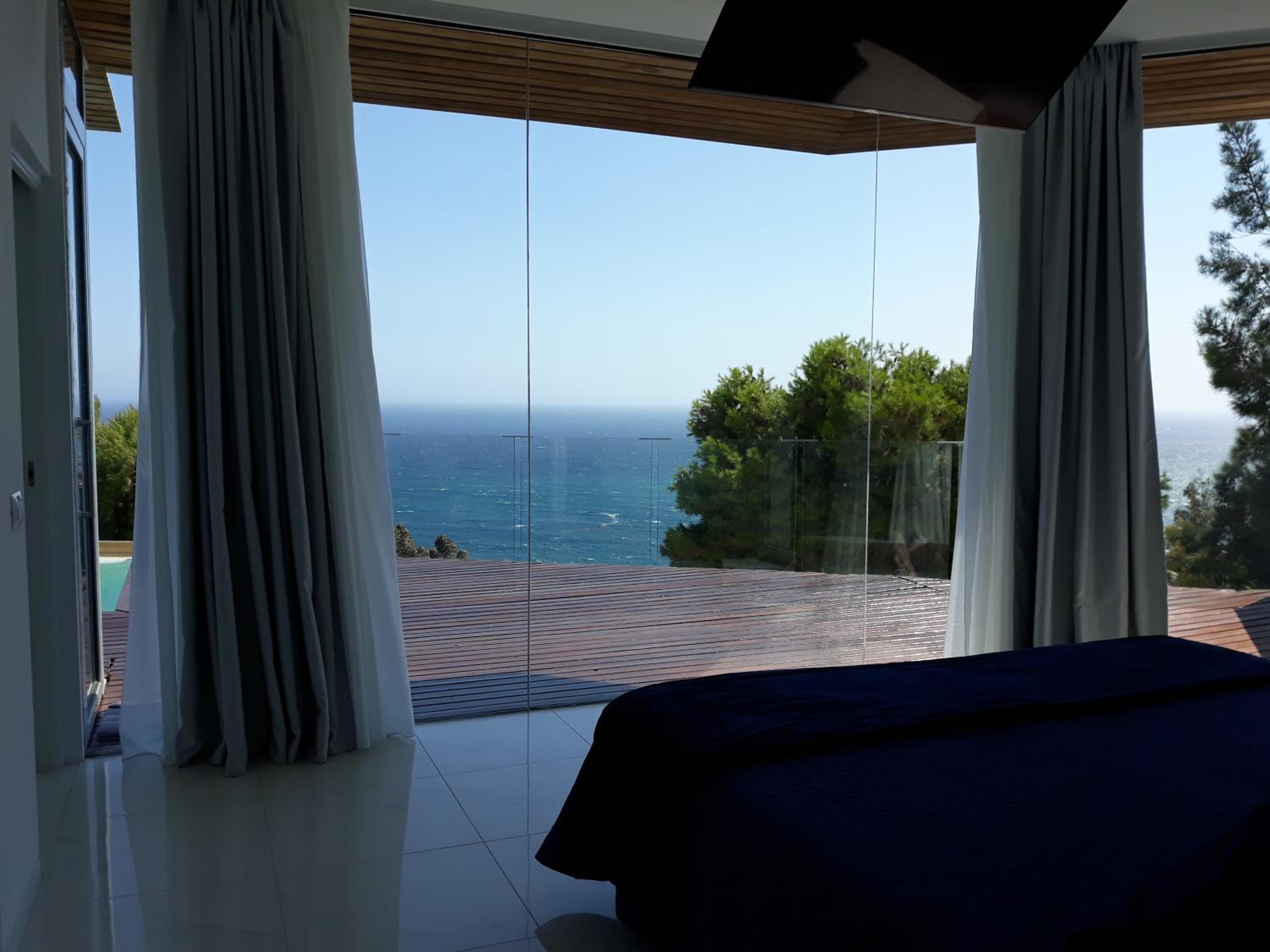 Deluxe Double or Twin Room with Sea View photo 3