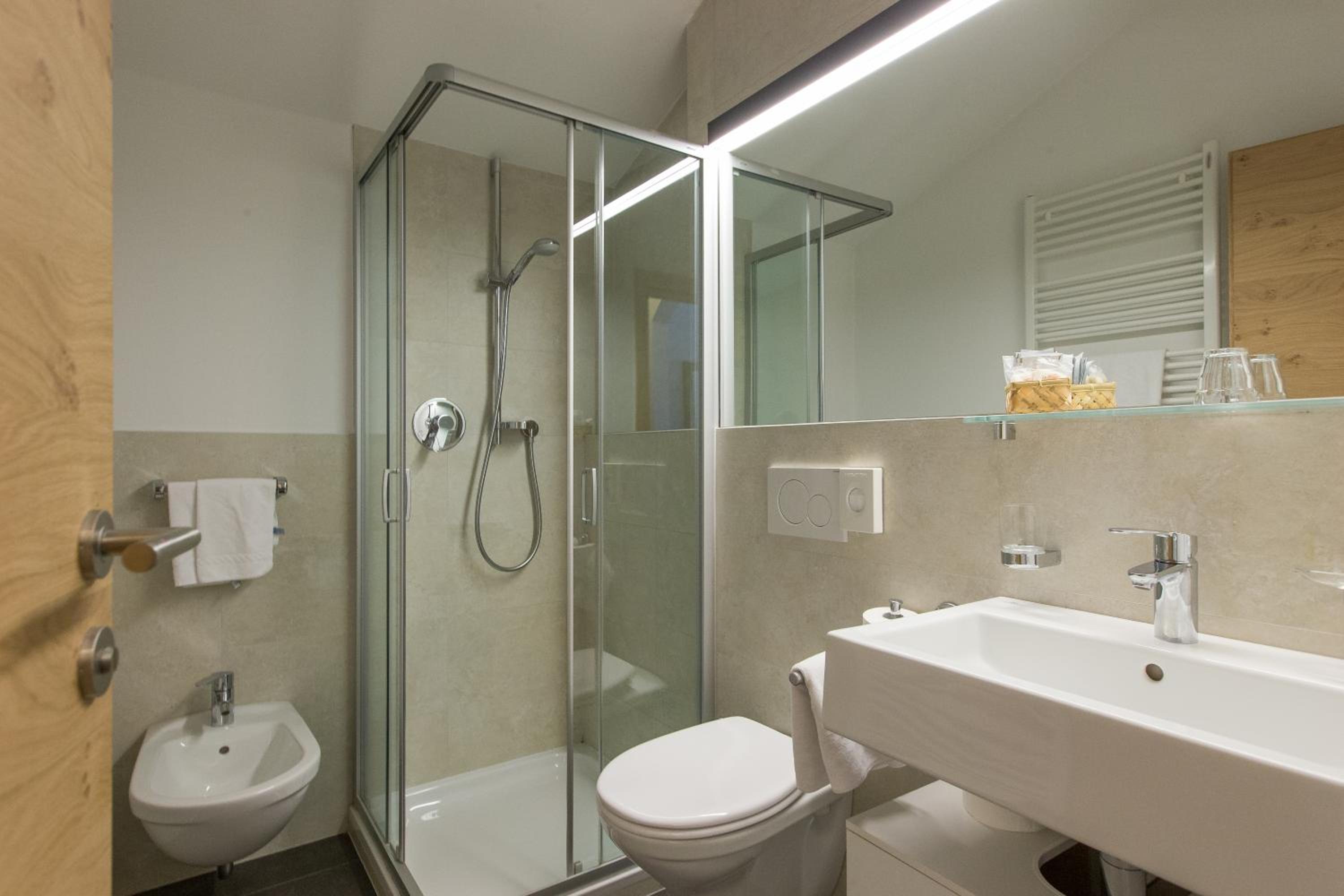 Two-Bedroom Suite - Photo 6
