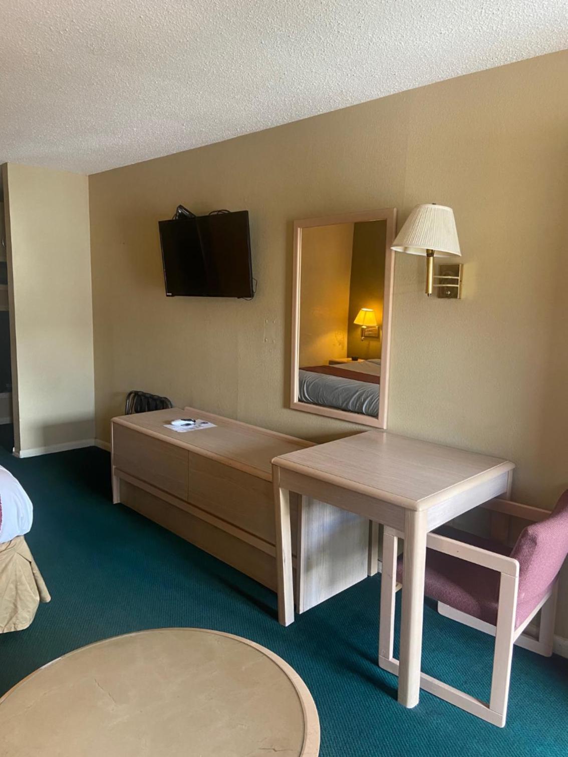 Standard King Room - Photo 1