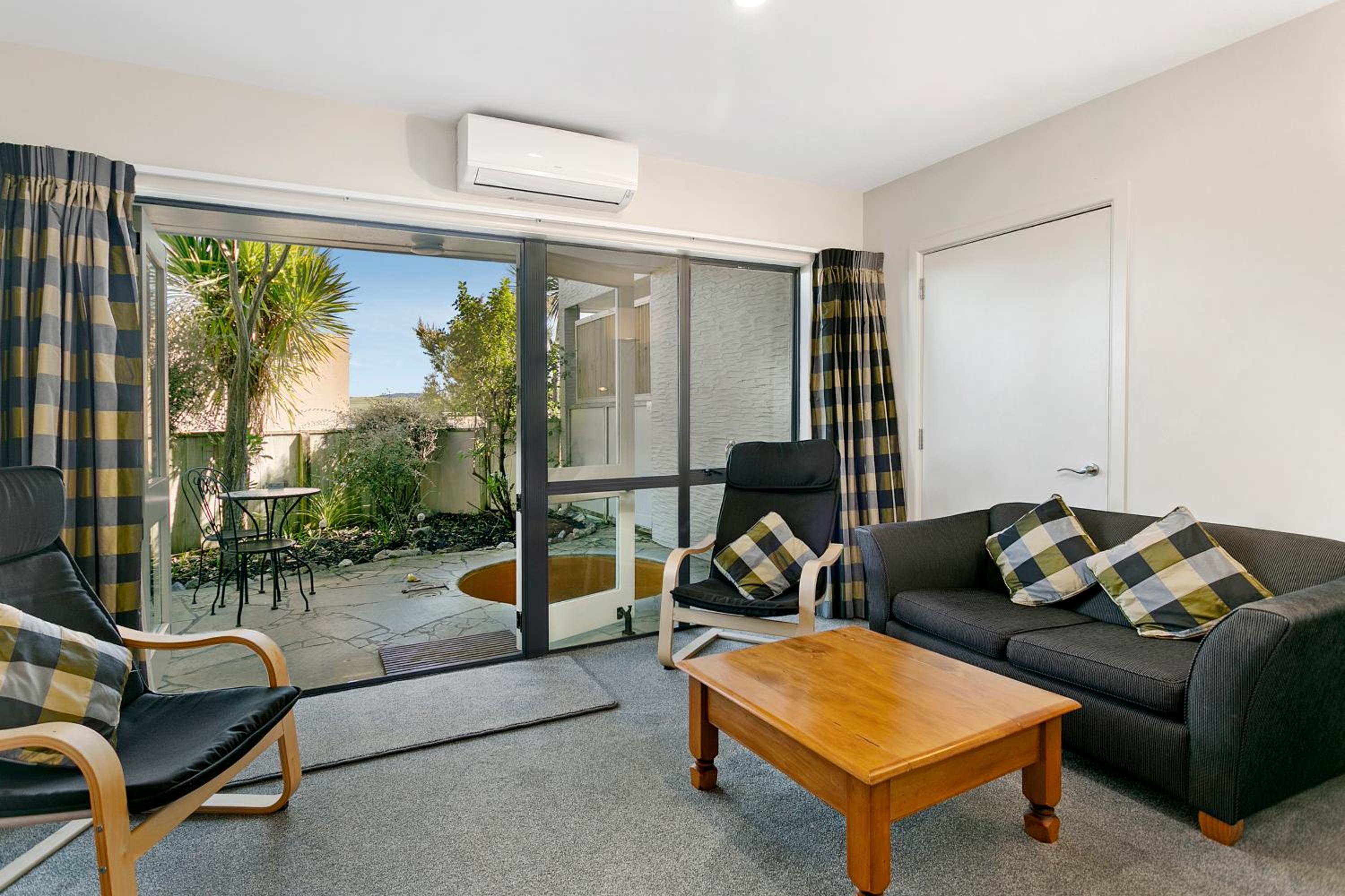 Apartment - Ground Floor - Photo 4