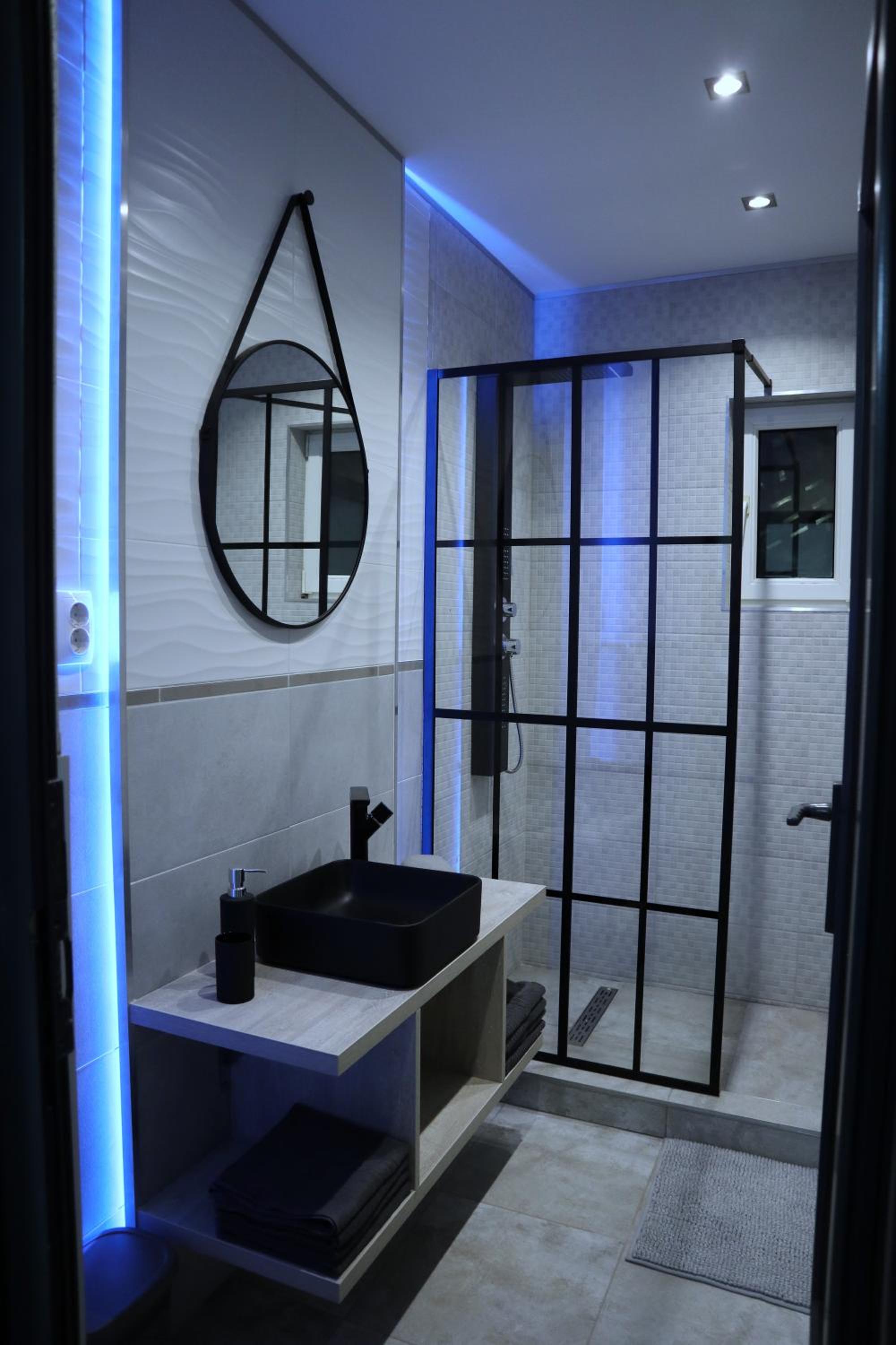 Two-Bedroom Apartment - Photo 6