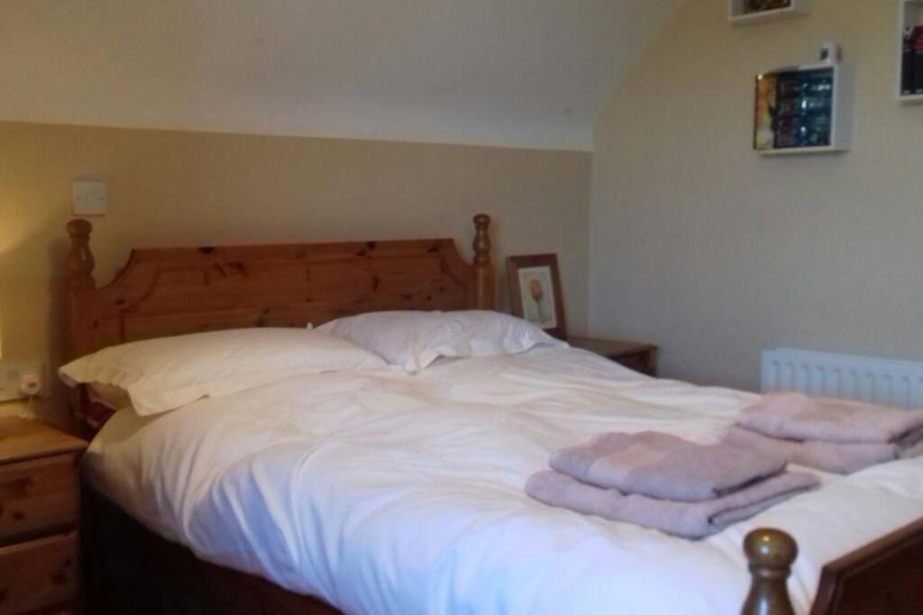 Five-Bedroom House photo 2