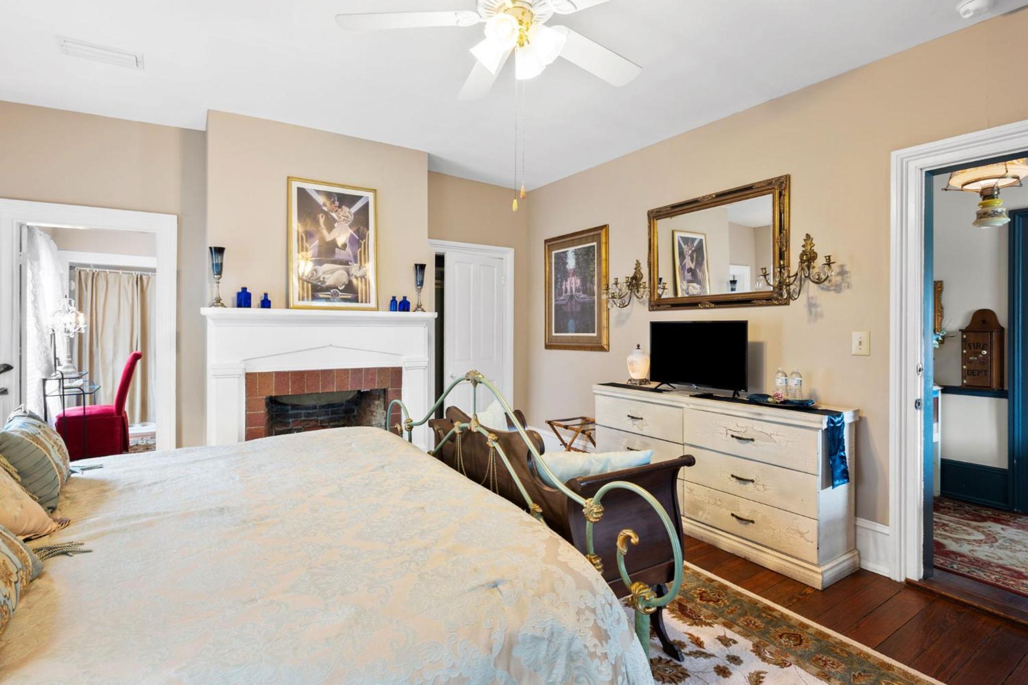 Deluxe Suite photo 2
