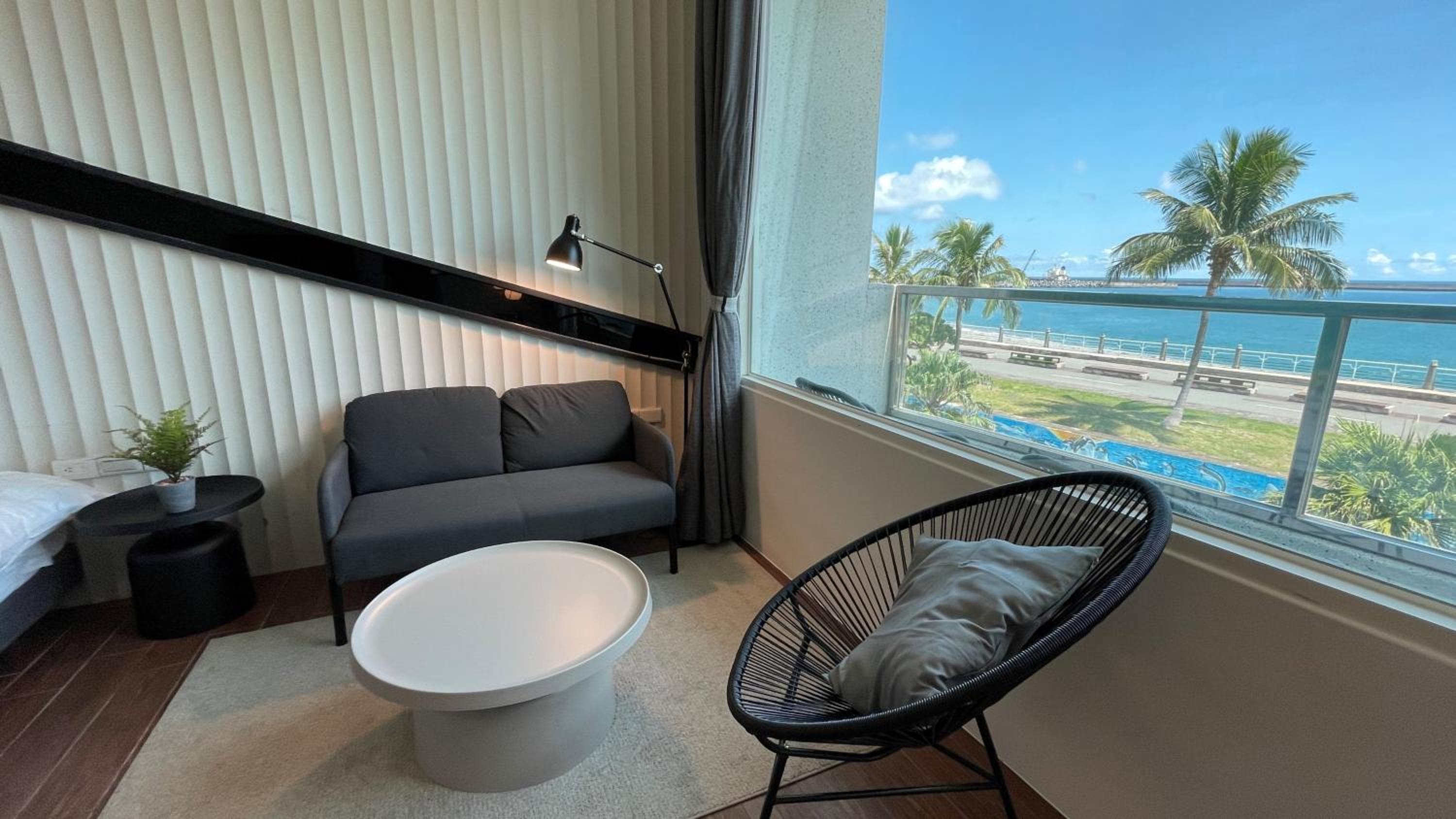 Deluxe Double Room with Balcony and Sea View