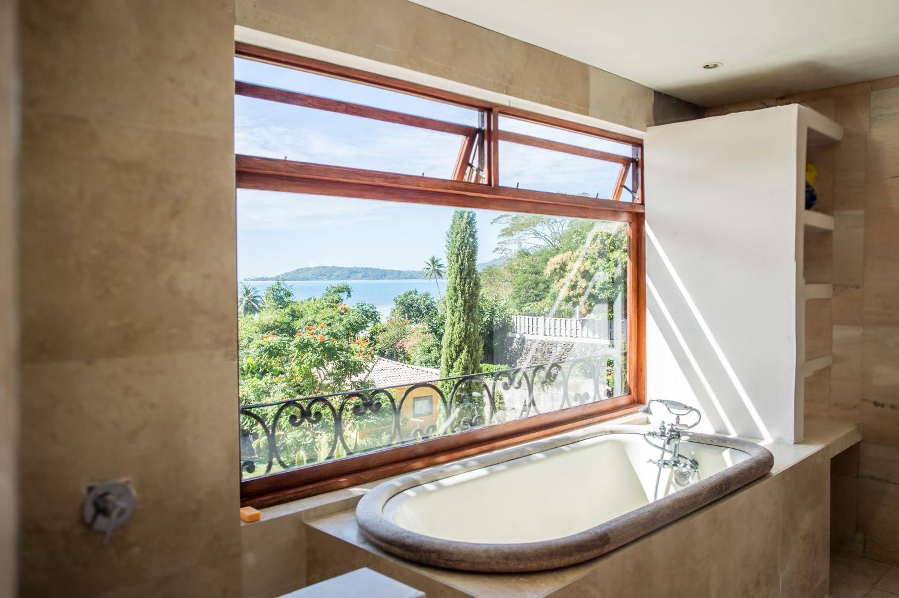 Deluxe Double Room with Sea View photo 2