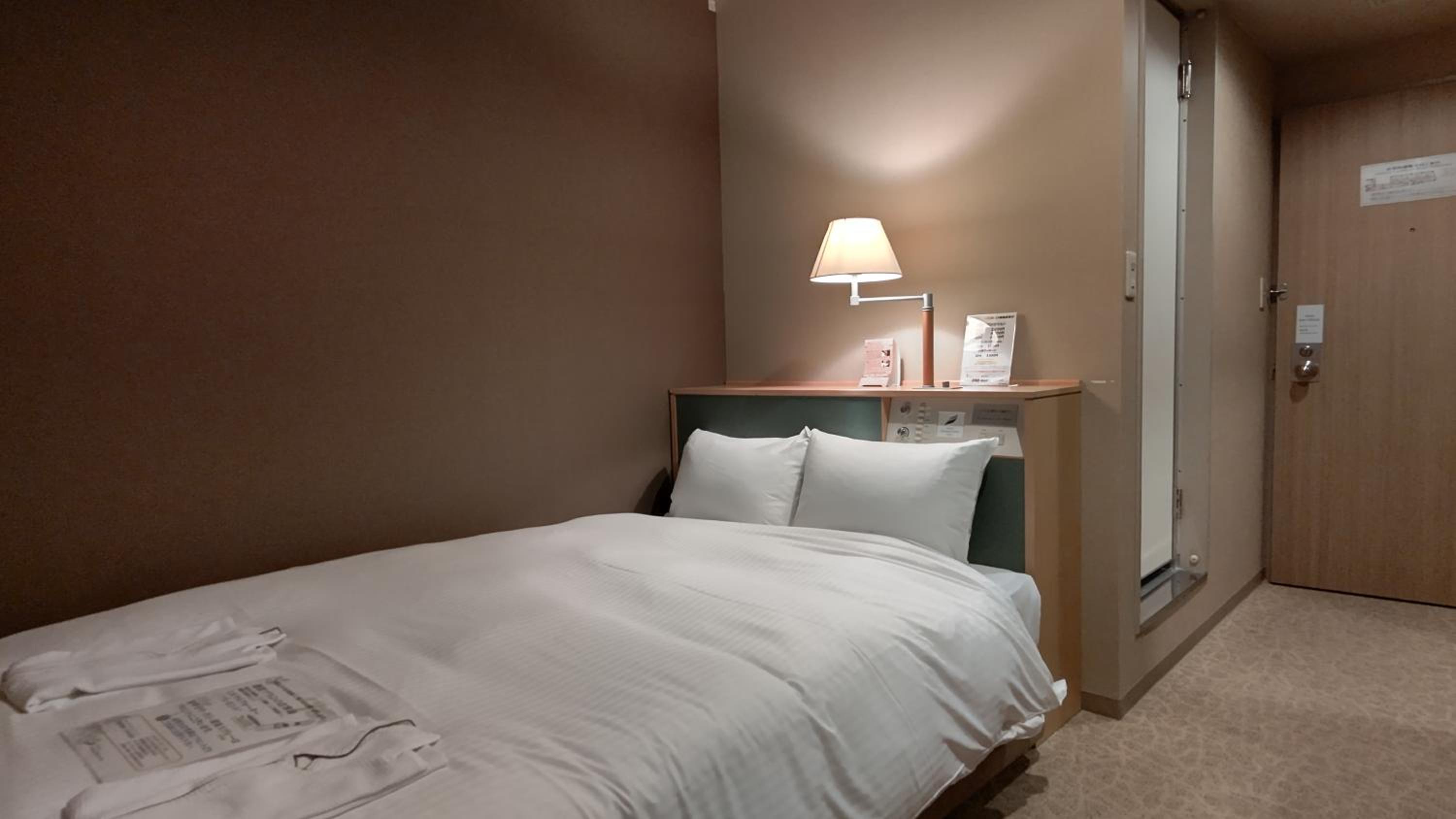 Double Room - Non-Smoking  - Photo 7