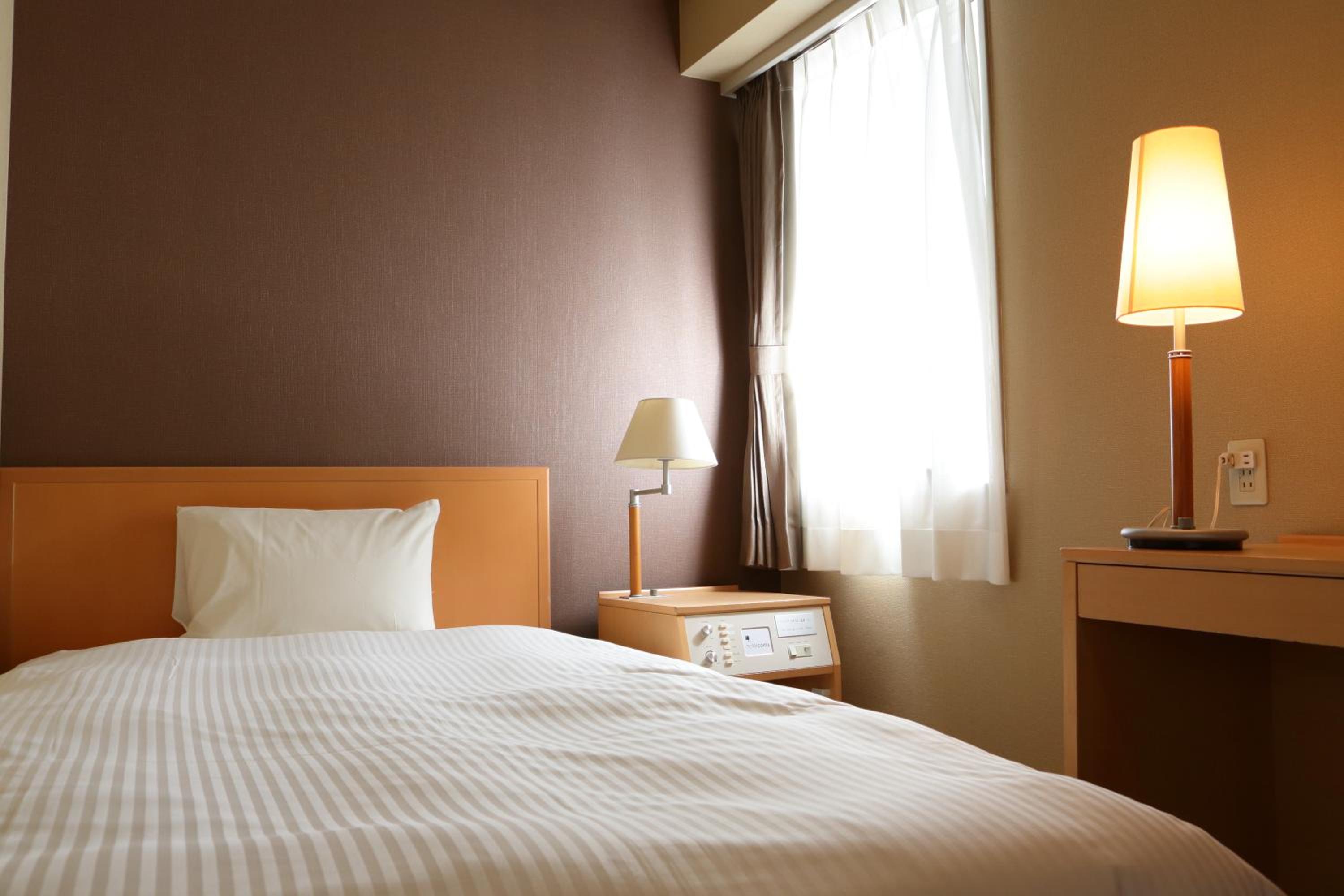 Double Room with Small Double Bed - Non-Smoking - Photo 4