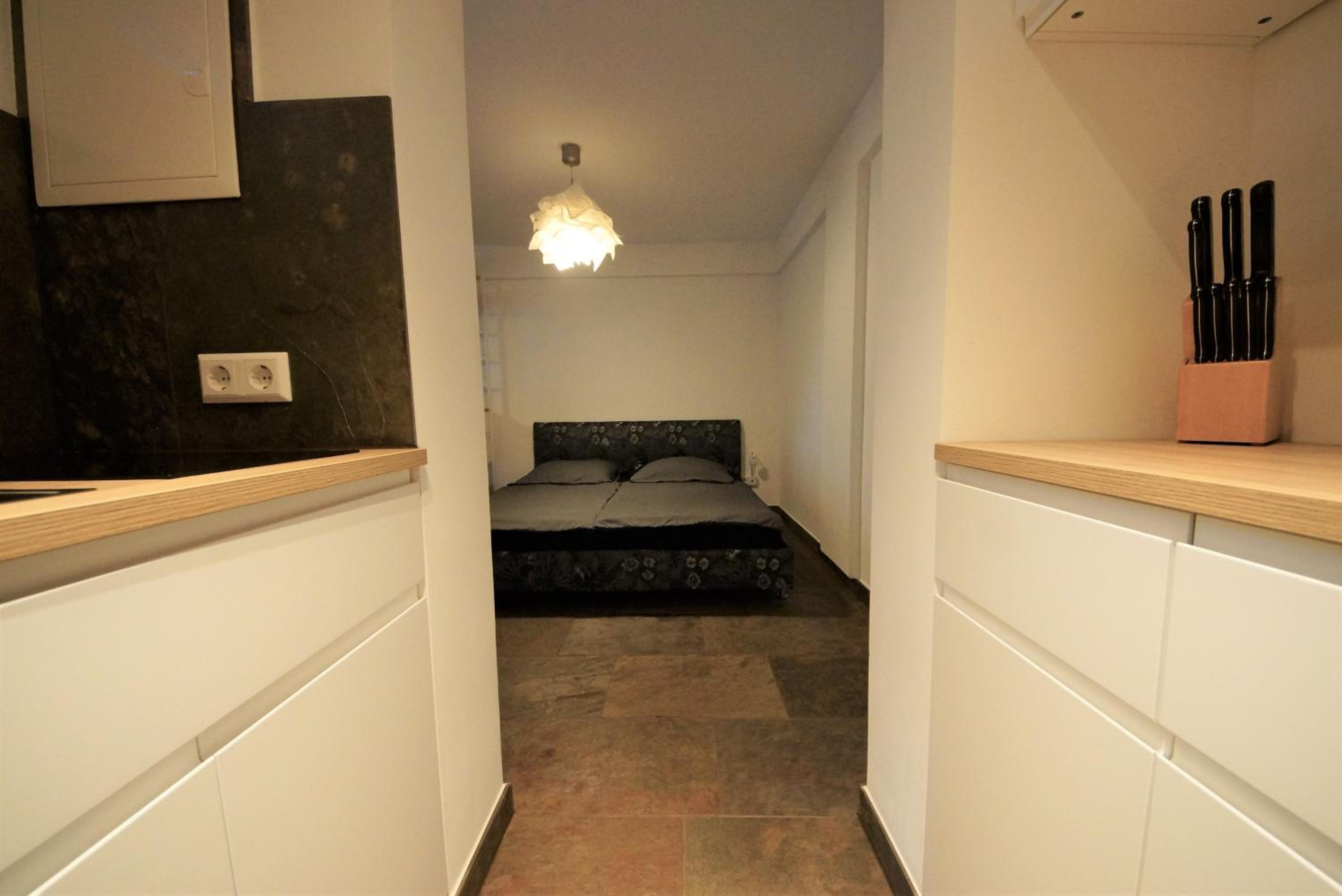 One-Bedroom Apartment photo 1