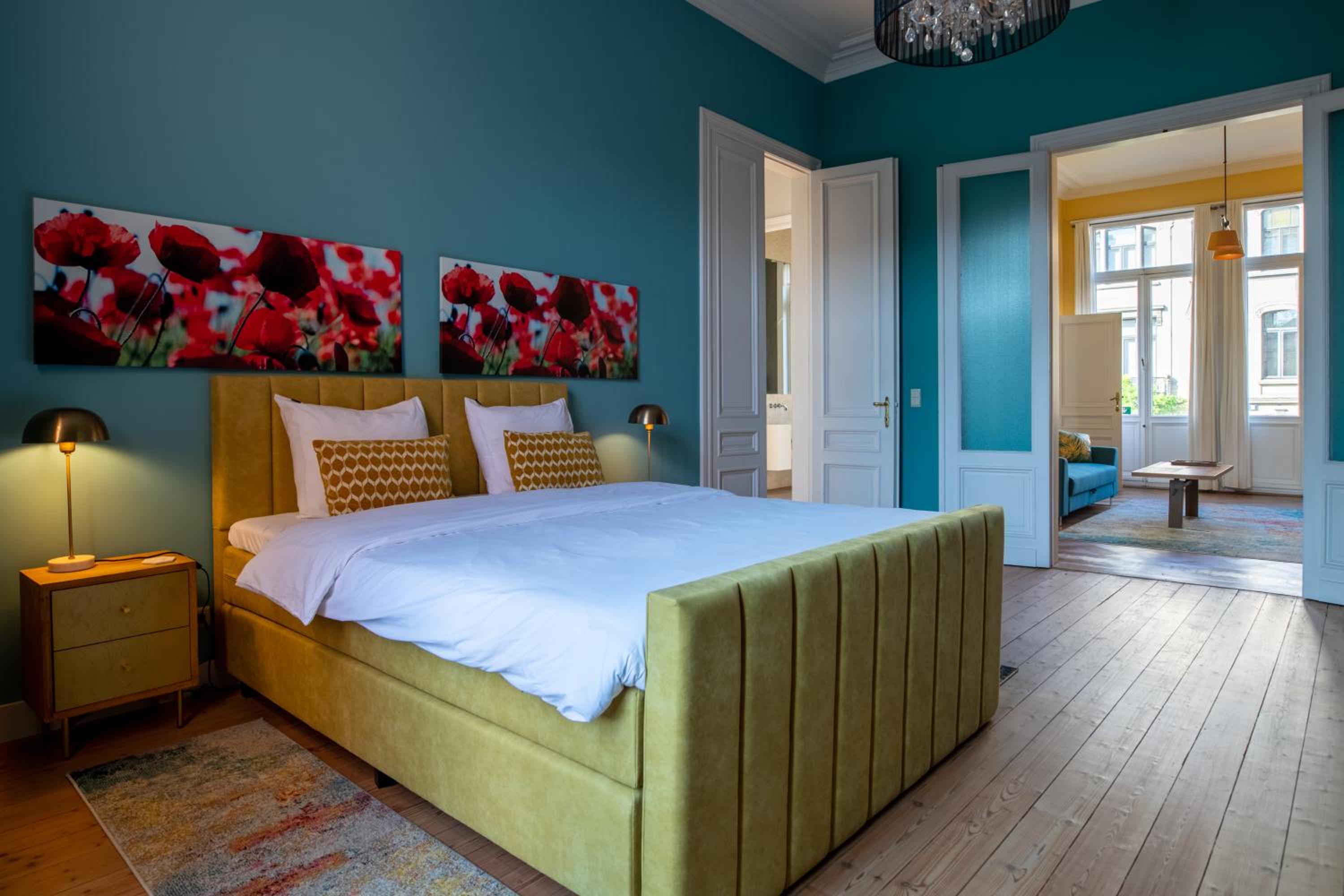 One-Bedroom Suite - Photo 2