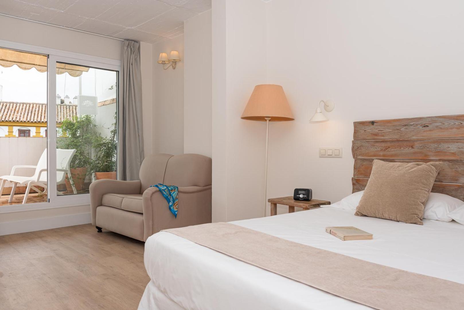 Junior Suite with Terrace - Photo 24