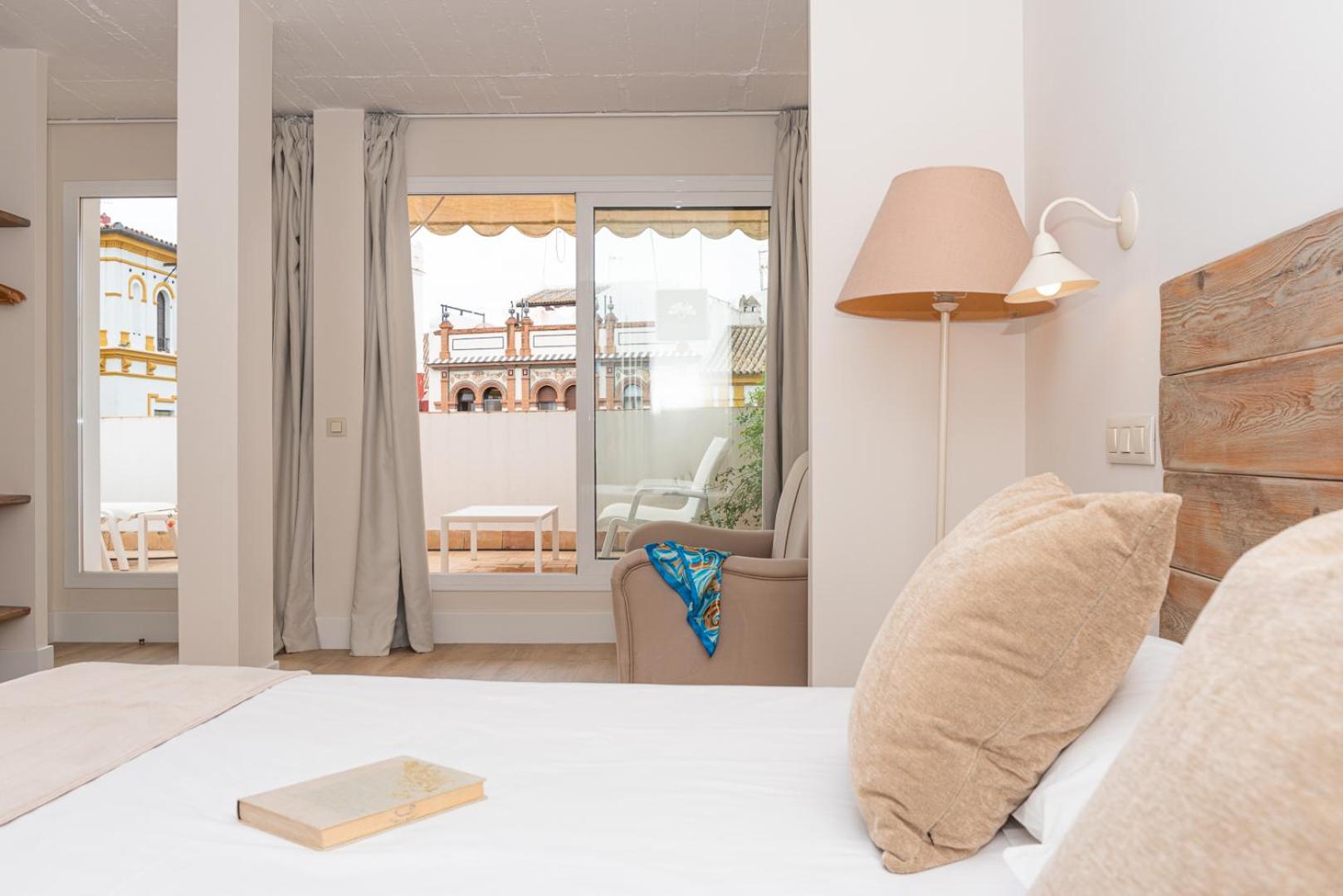 Junior Suite with Terrace - Photo 23