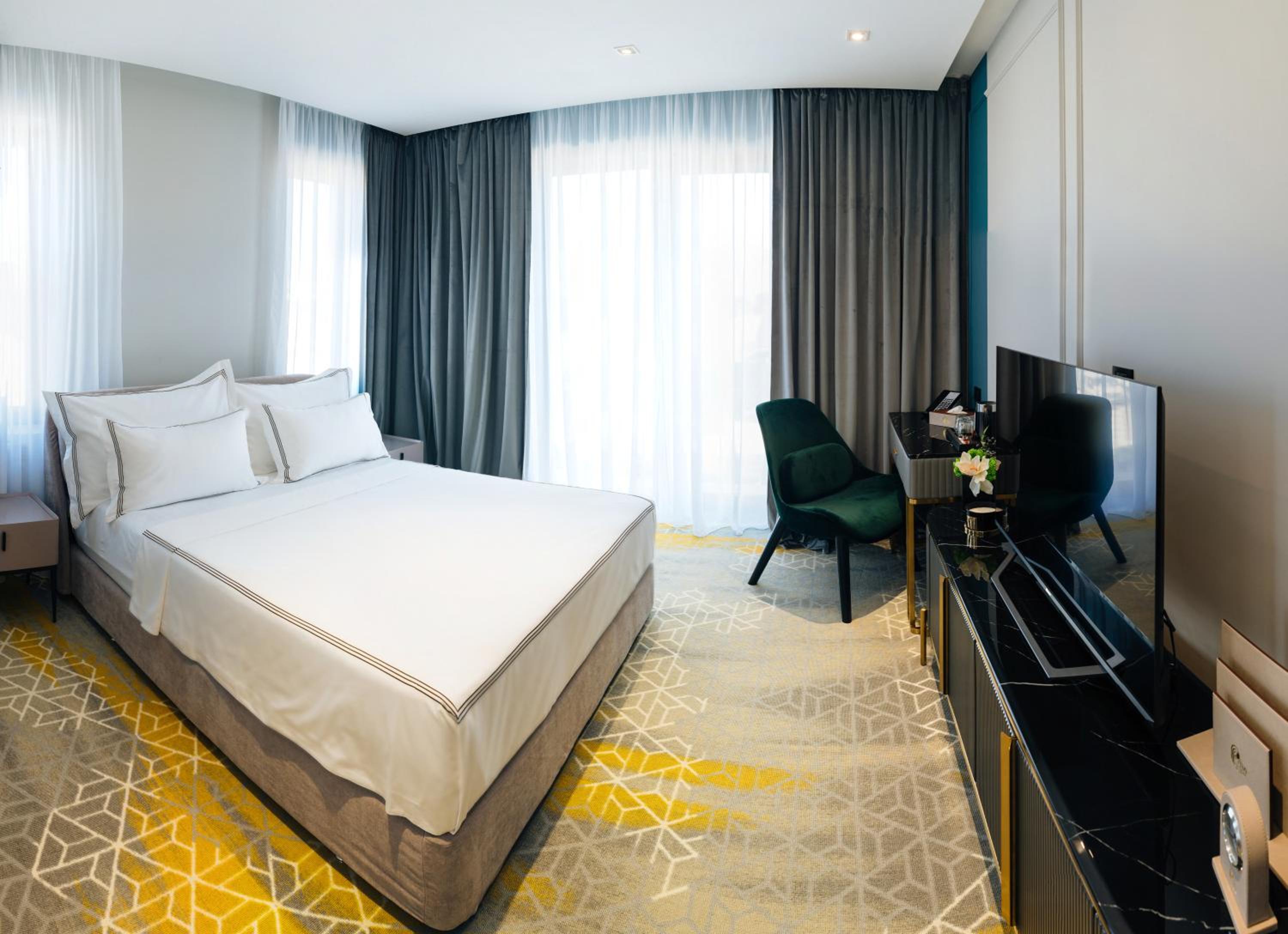 Deluxe Double Room - Photo 1
