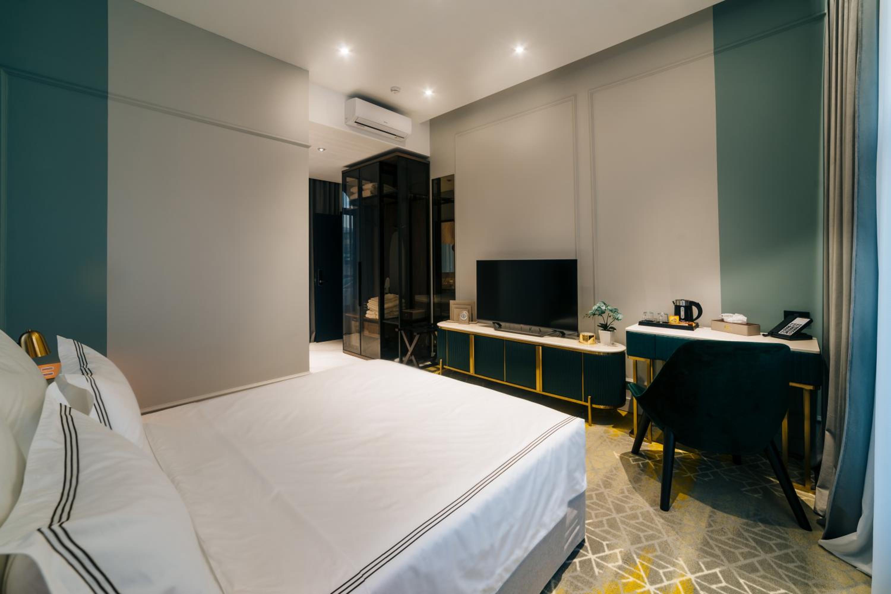 Deluxe Double Room - Photo 7